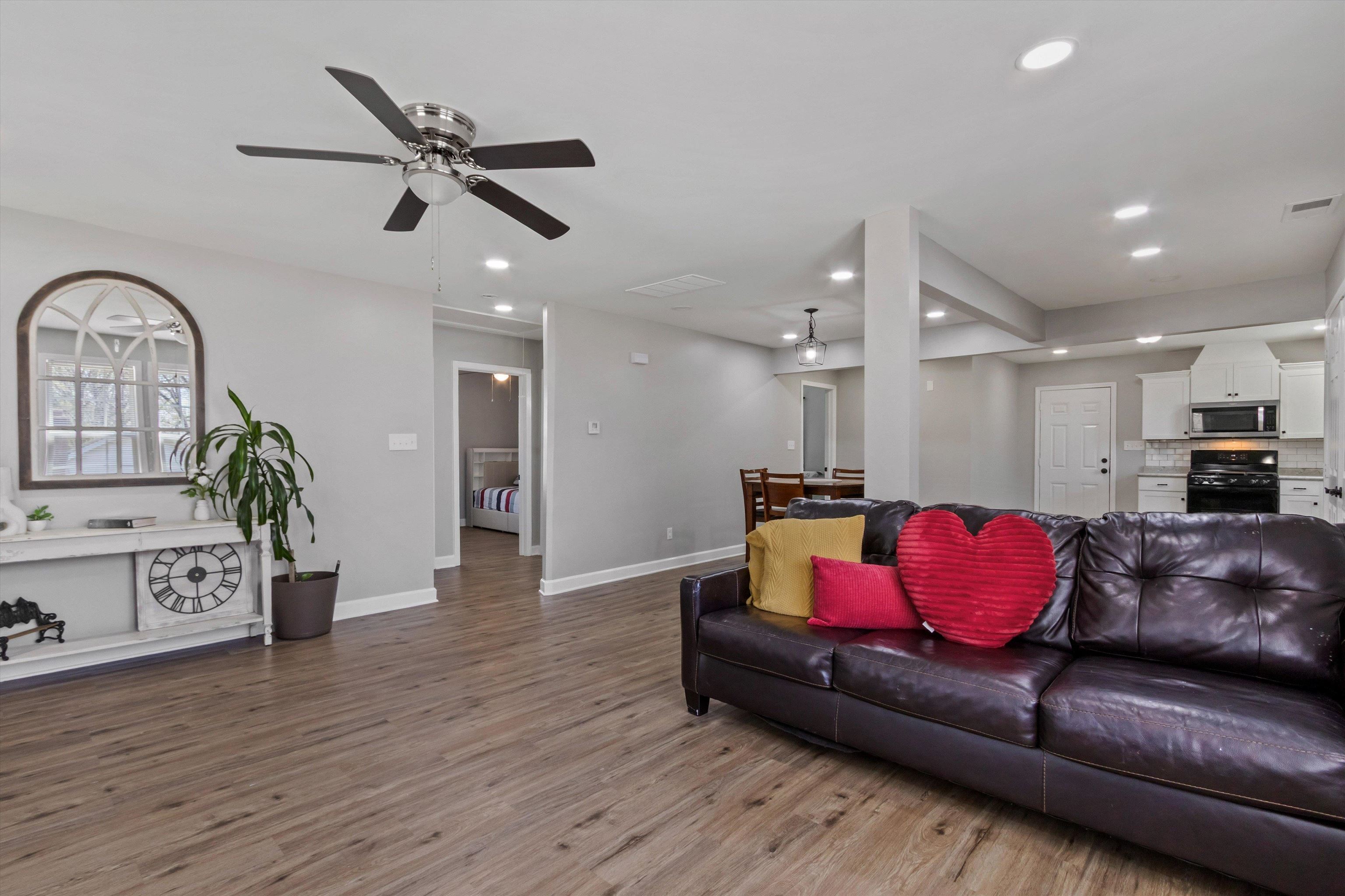 1217 Carlton Rd Property Photo 6