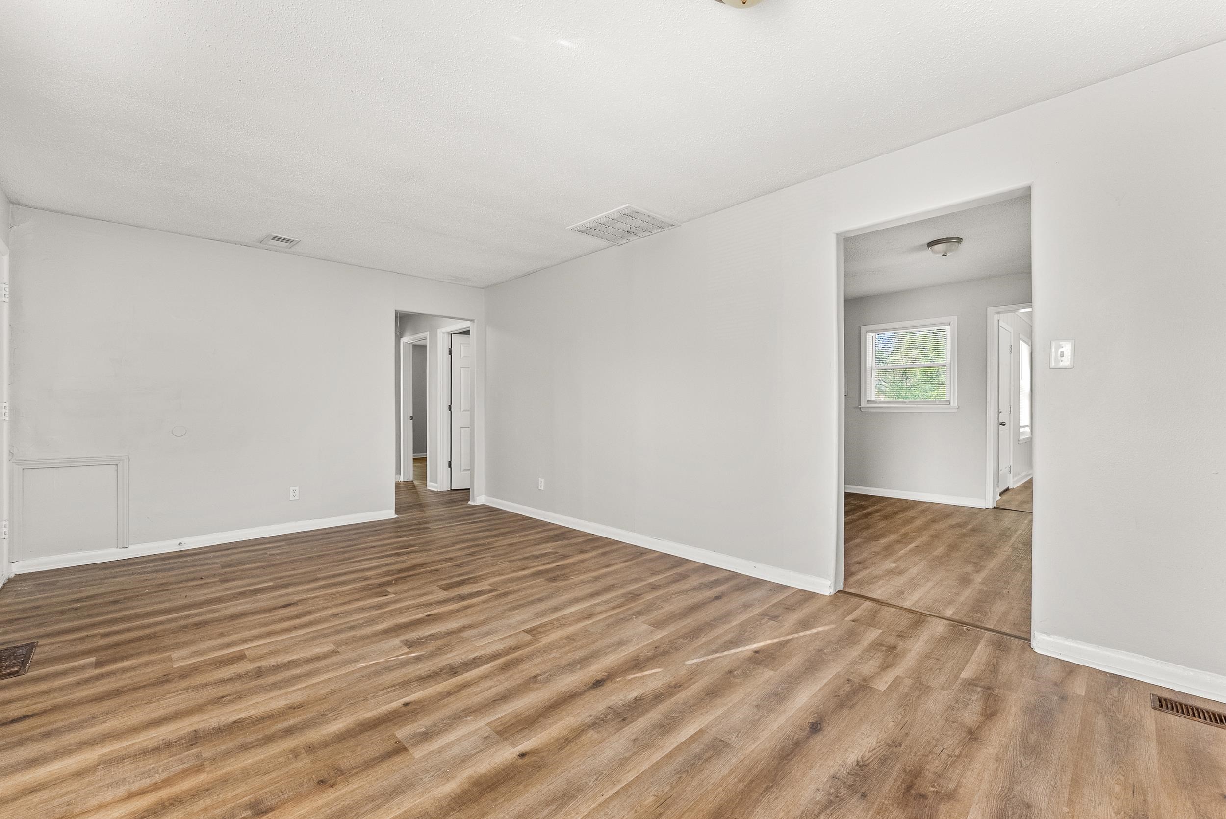 3277 Ashland St Property Photo 7