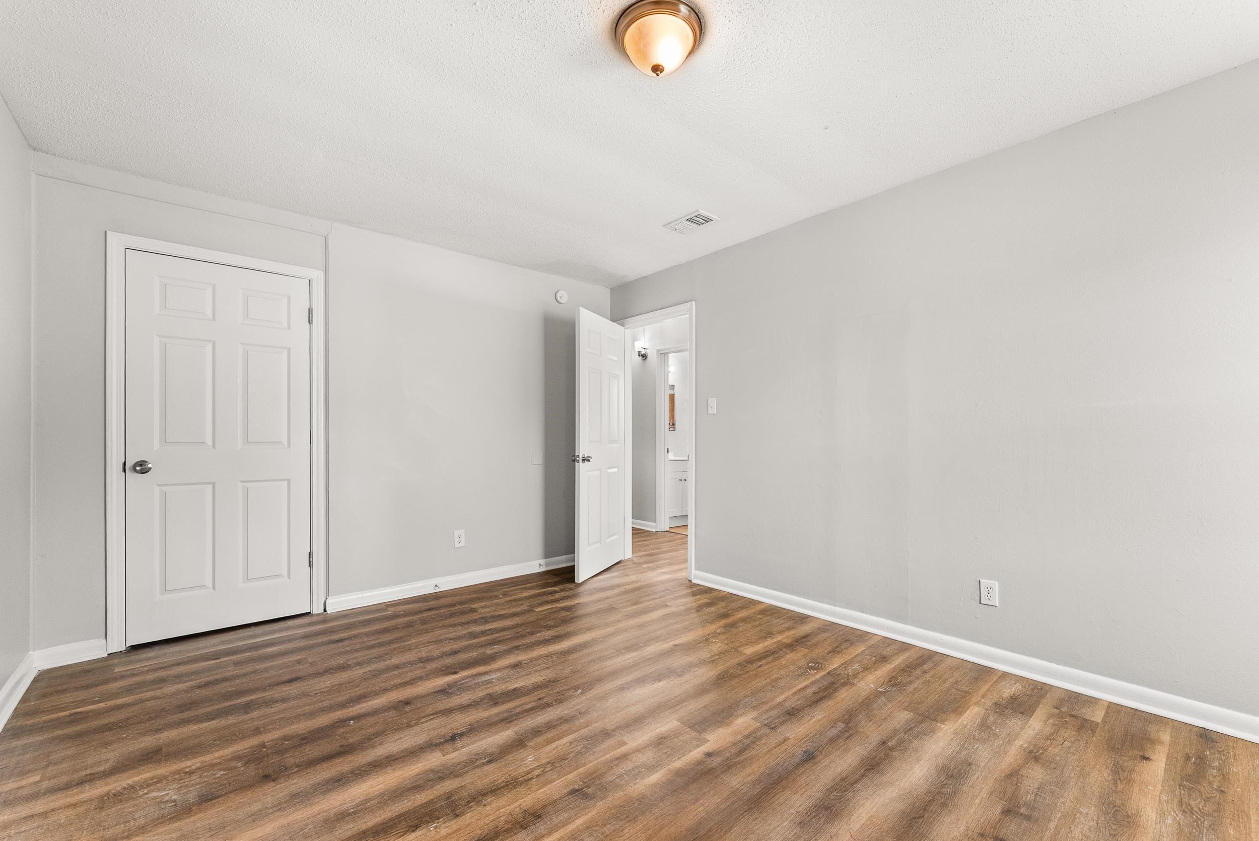 3277 Ashland St Property Photo 17