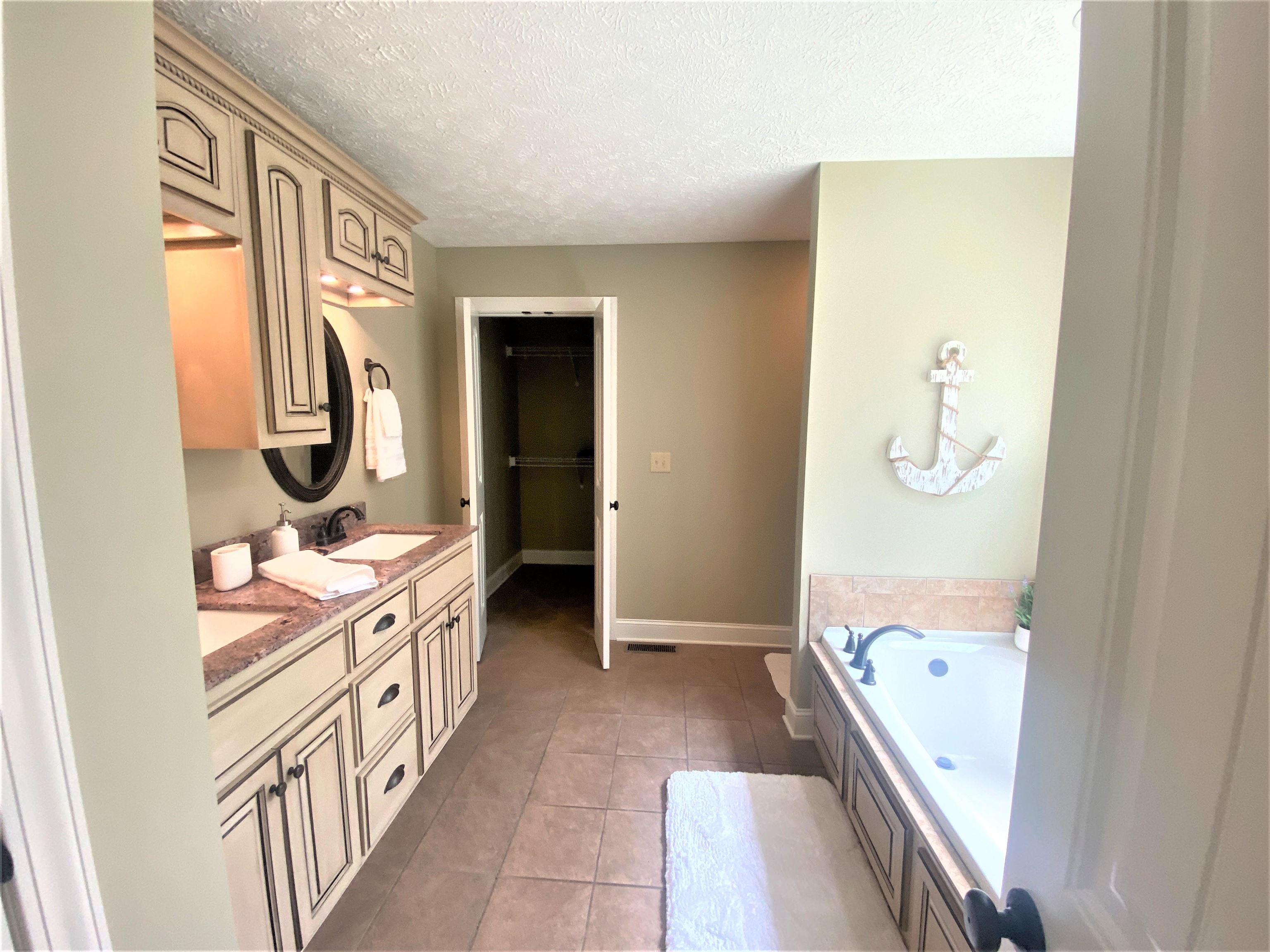 30 Masters Ct Property Photo 11