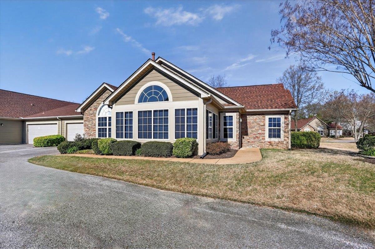 1693 E SOUTHFIELD CIR Property Photo 1