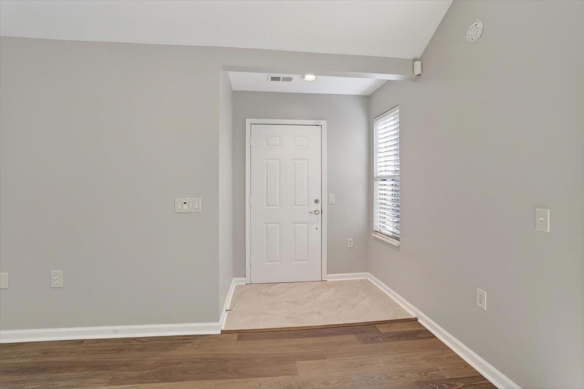 1693 E Southfield Cir Property Photo 6