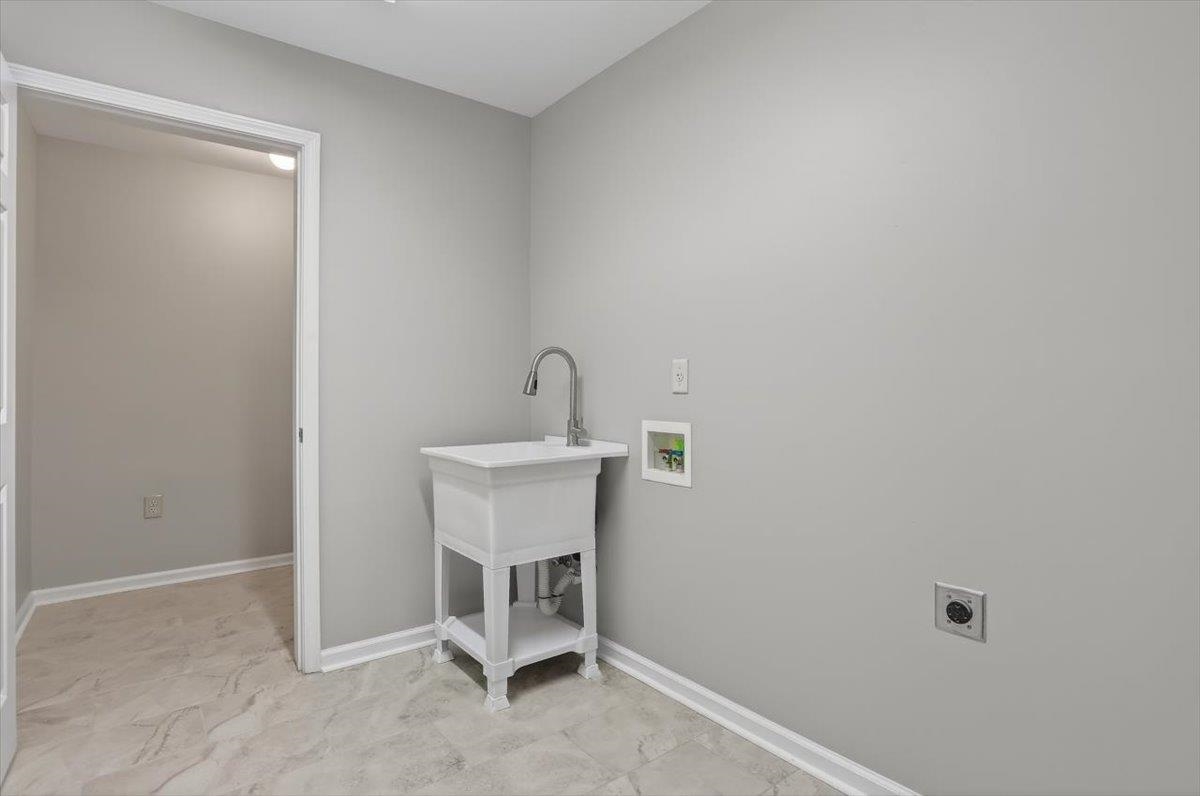 1693 E Southfield Cir Property Photo 30