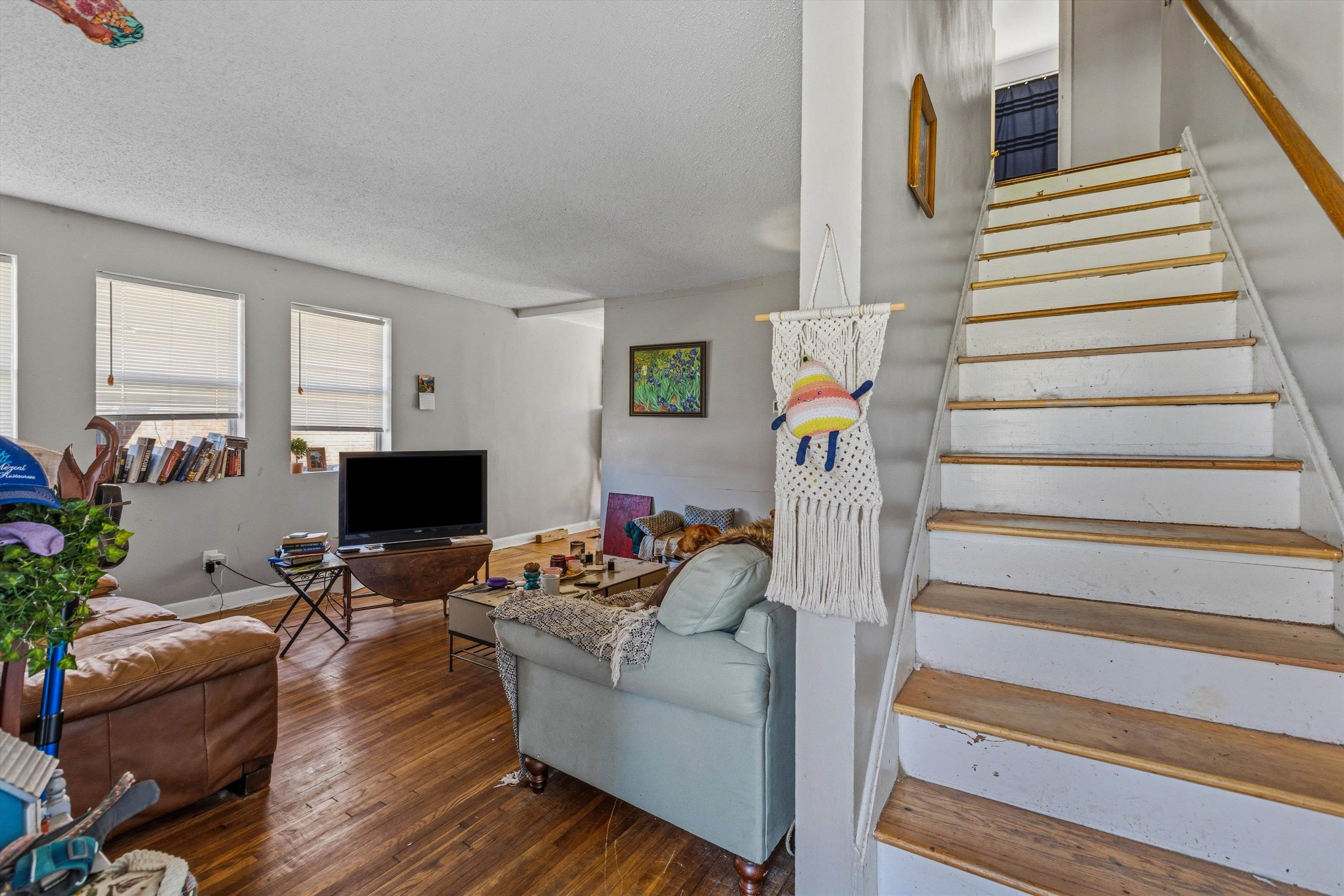 1072 N Evergreen St Property Photo 6