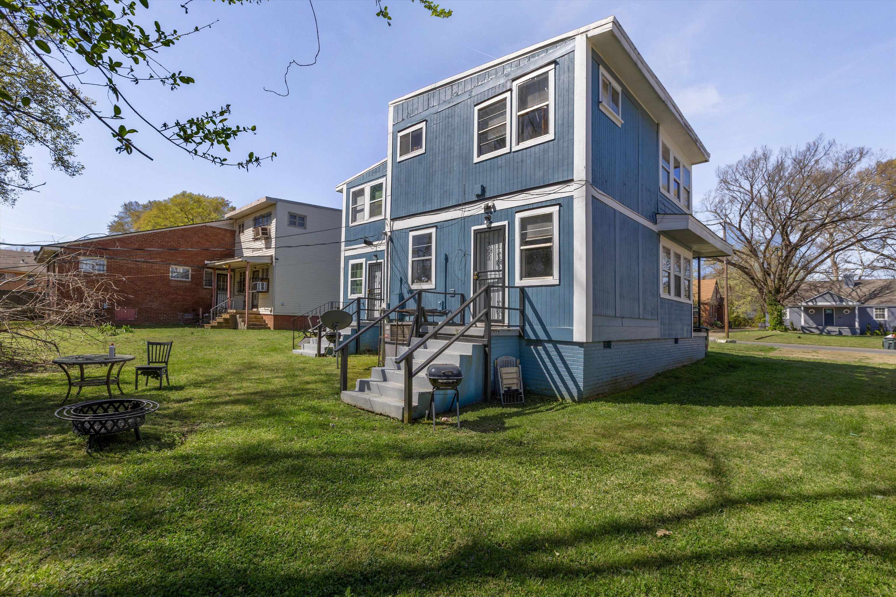 1072 N Evergreen St Property Photo 13