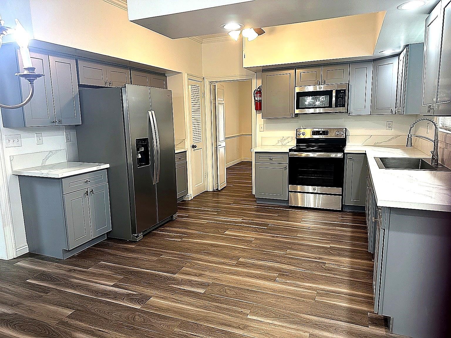 6736 Kirby Trace Cv Property Photo 6
