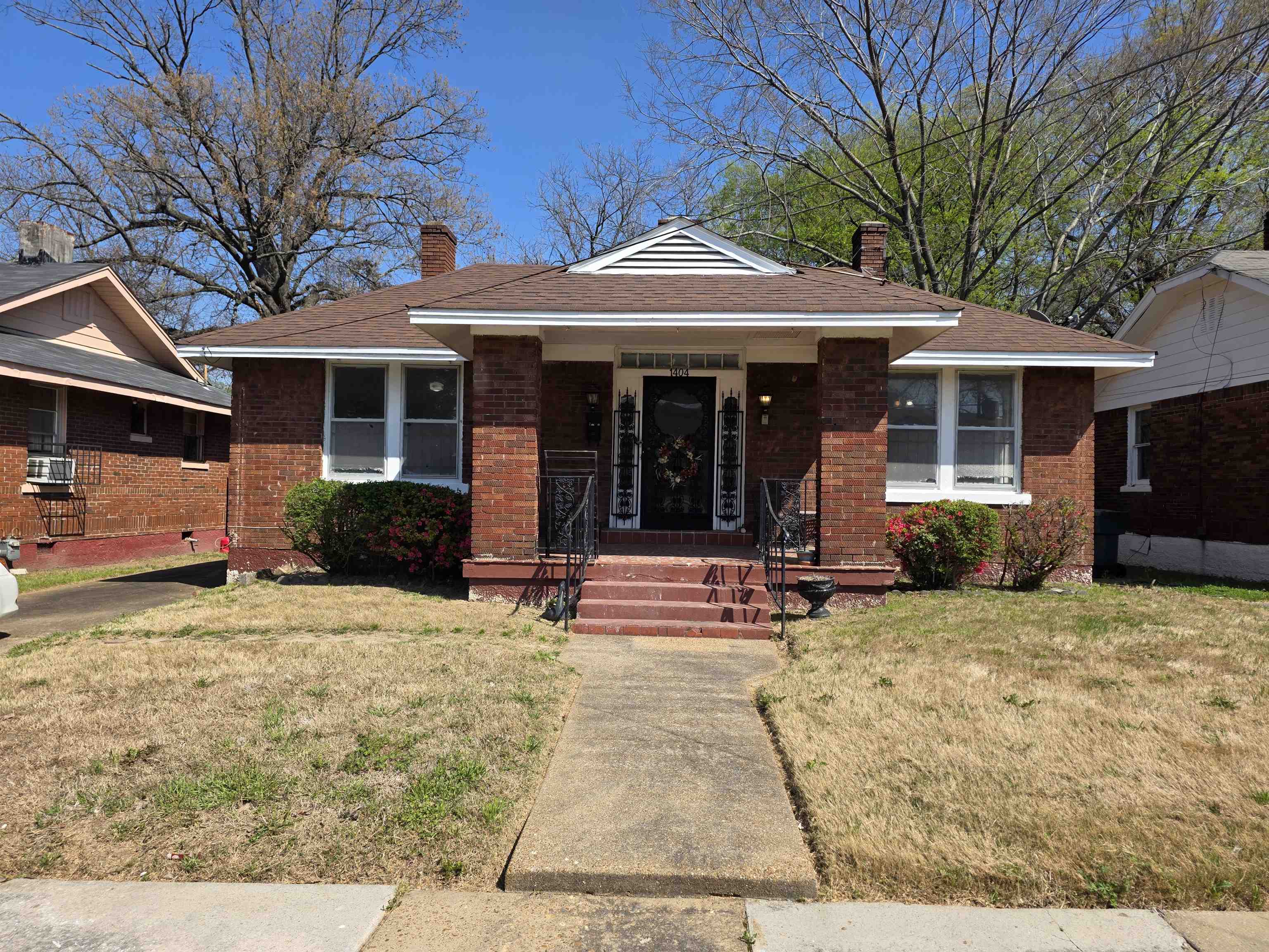 1404 CAMERON ST Property Photo 1