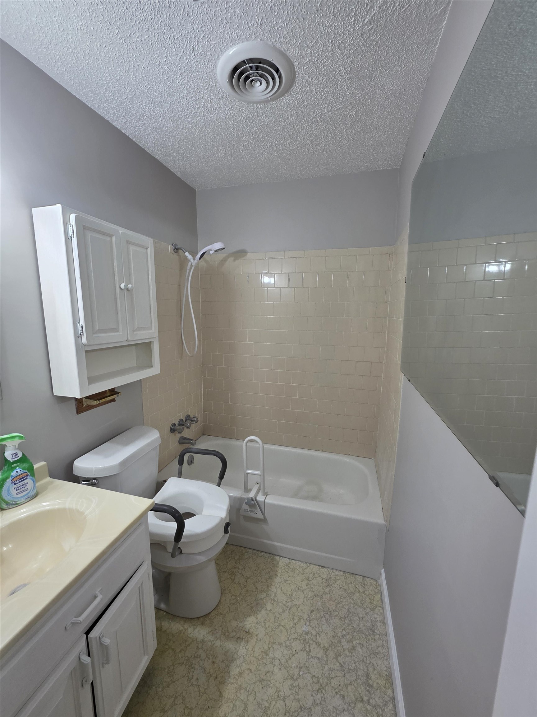 1404 Cameron St Property Photo 14