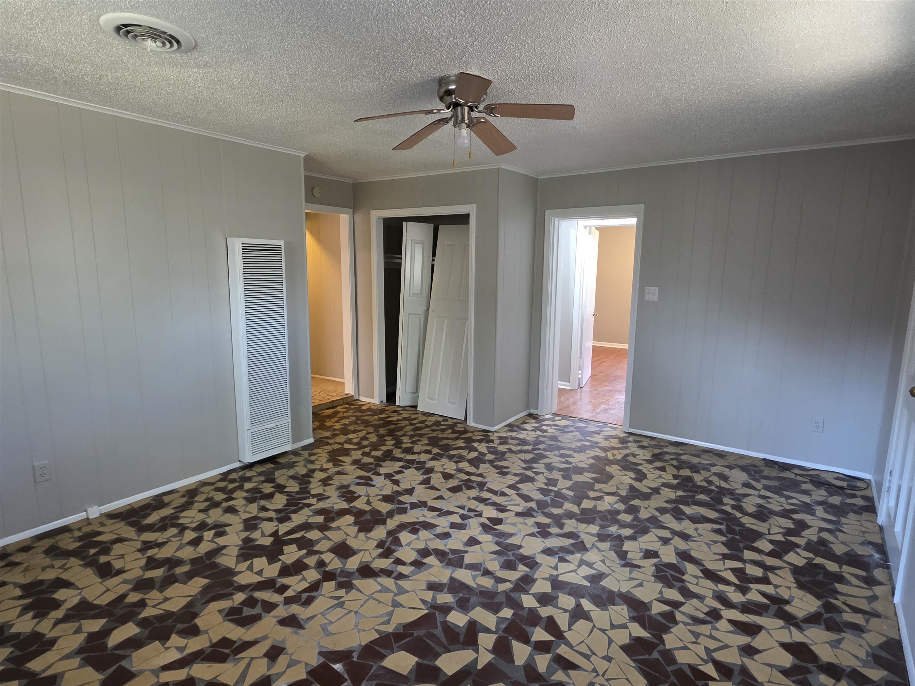 1404 Cameron St Property Photo 23