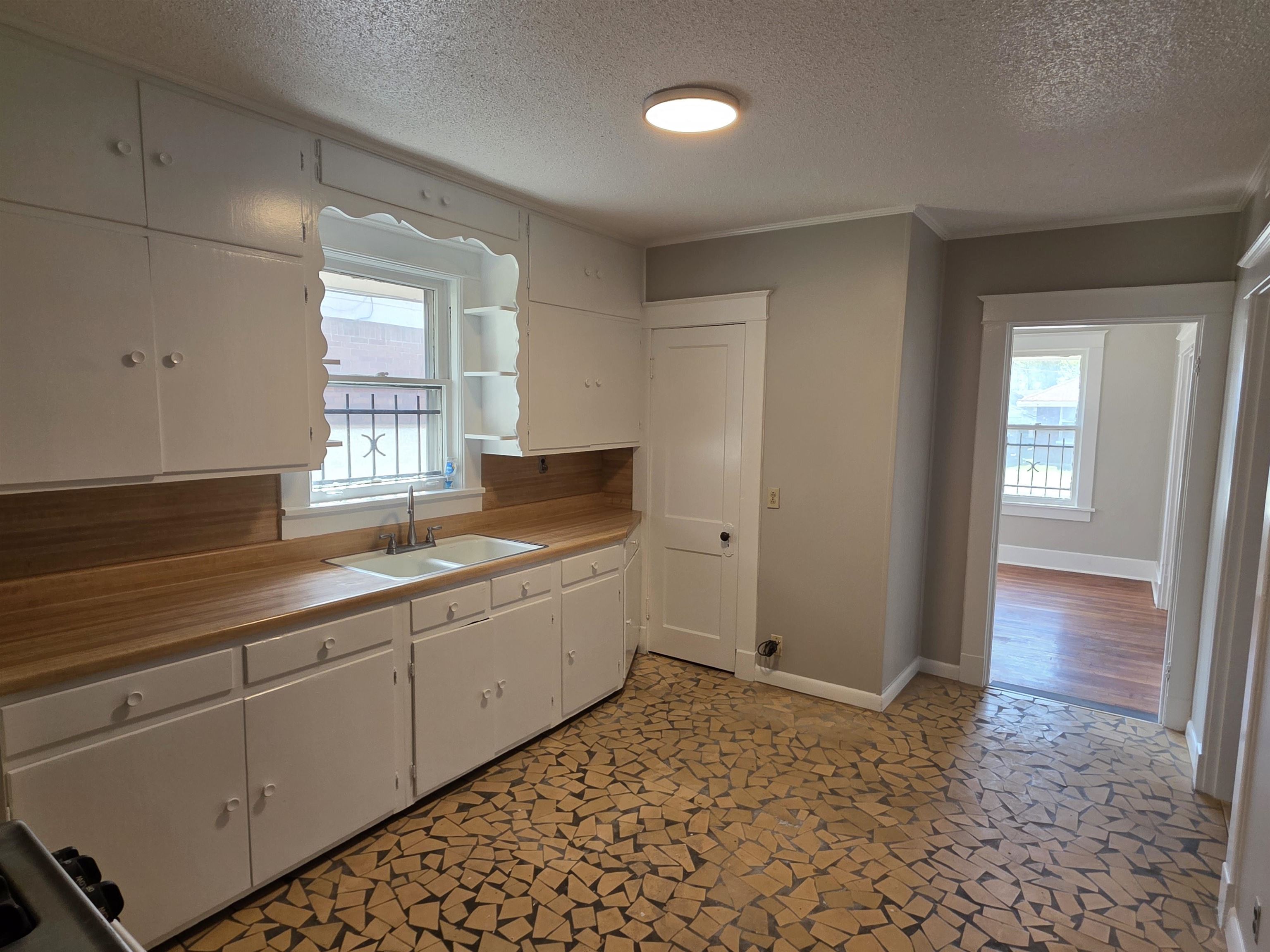 1404 Cameron St Property Photo 33