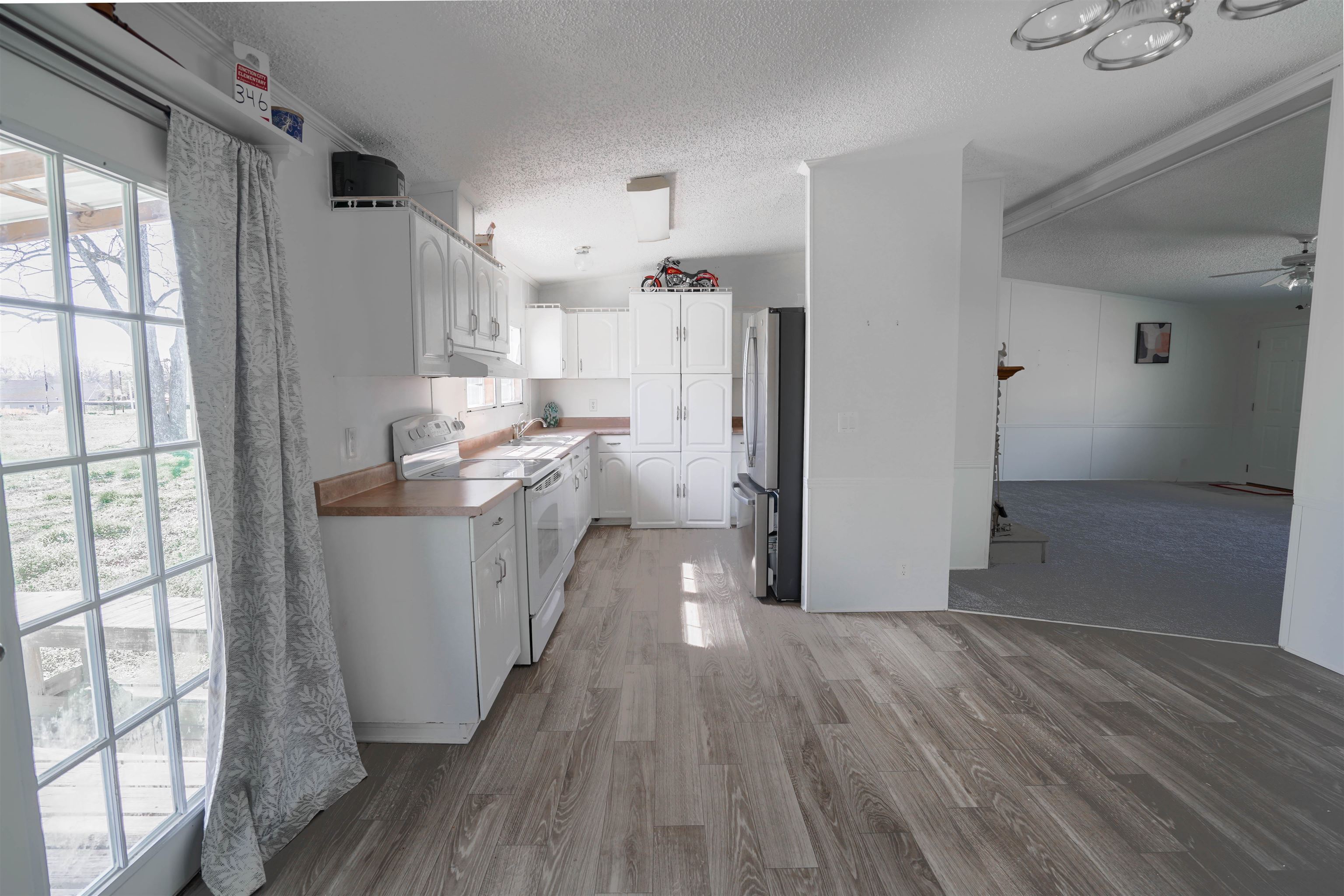 2765 Thorpe Dr Property Photo 4