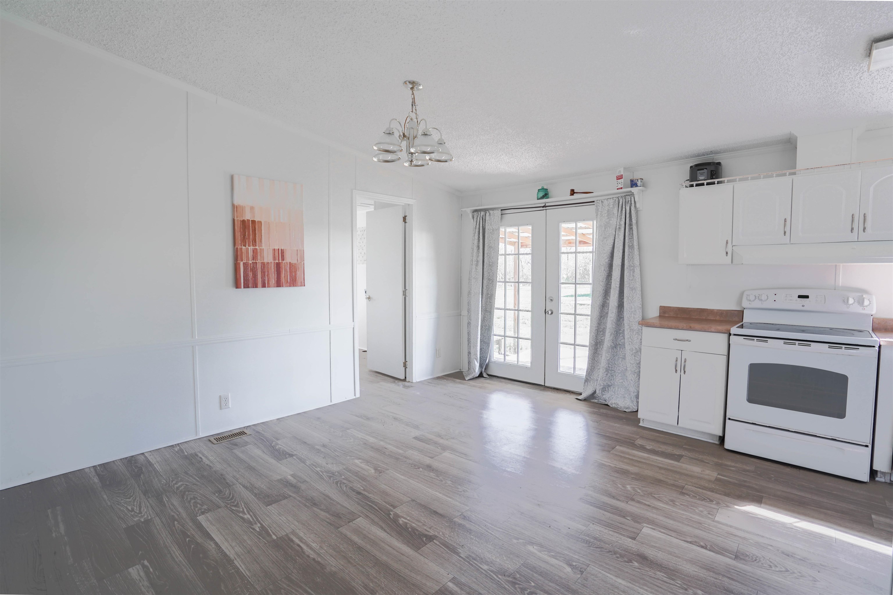 2765 Thorpe Dr Property Photo 6