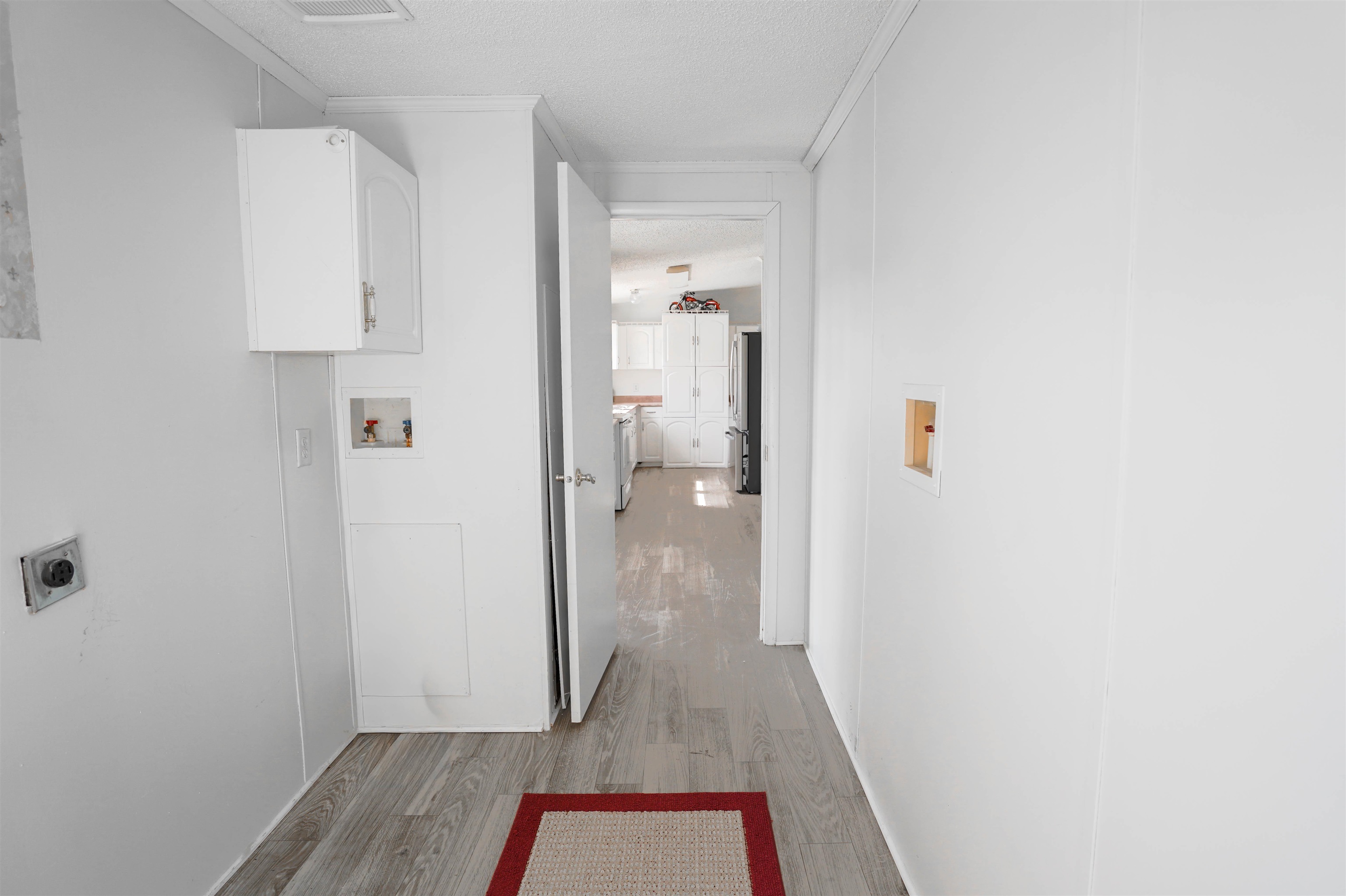 2765 Thorpe Dr Property Photo 17