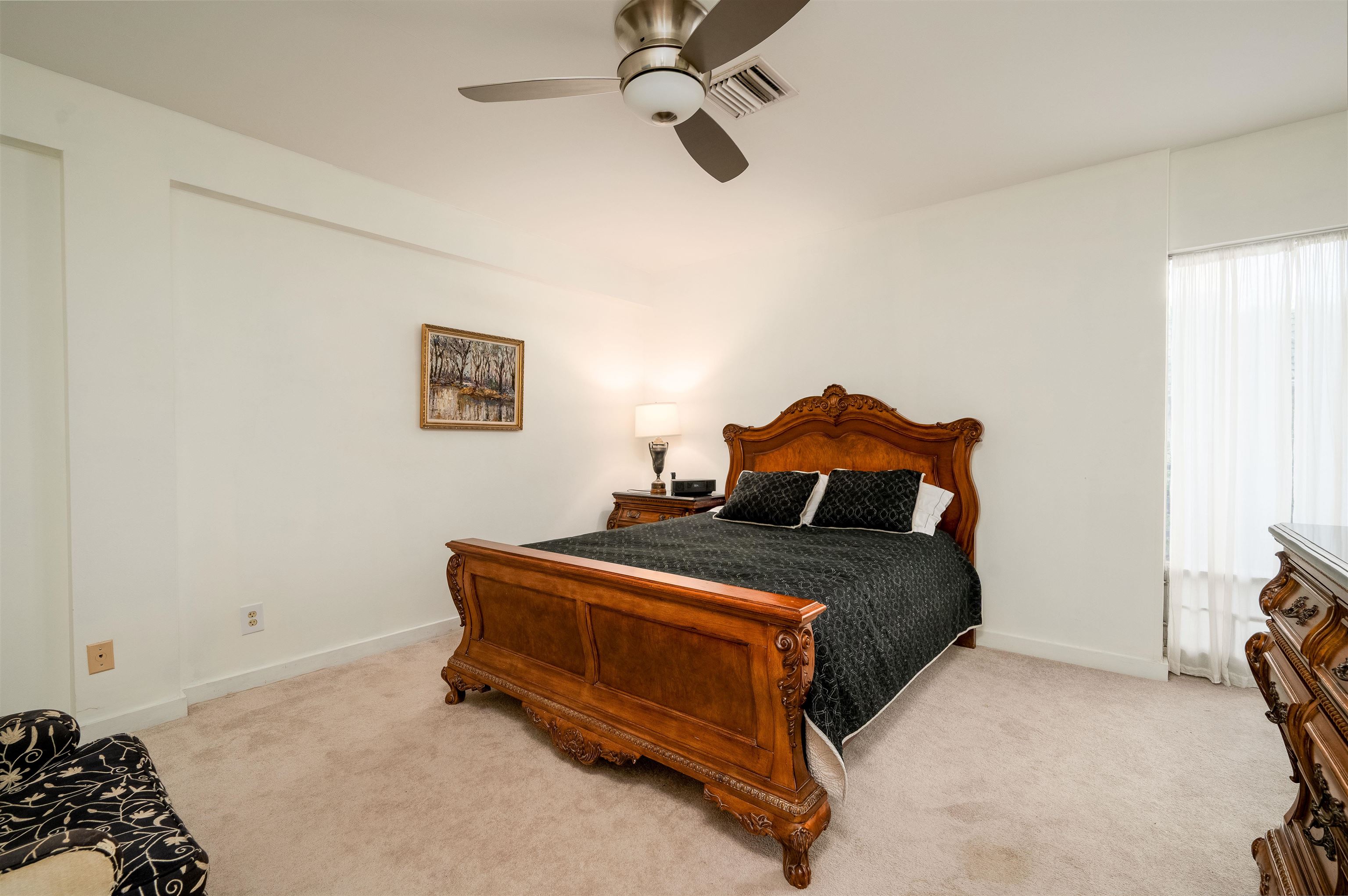 2195 Poplar Ave 304 Property Photo 12