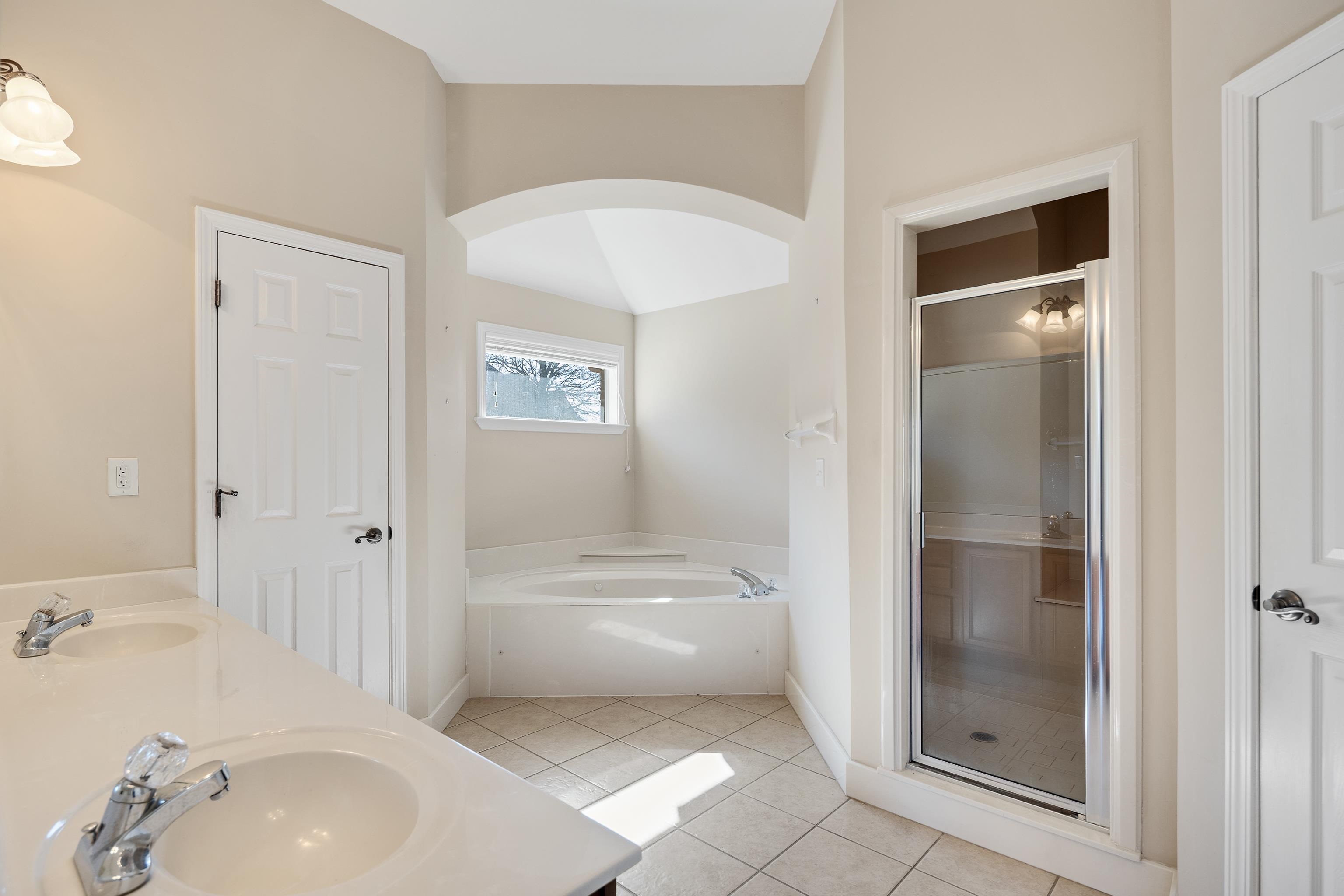 450 Lewis Fairway Cir Property Photo 24