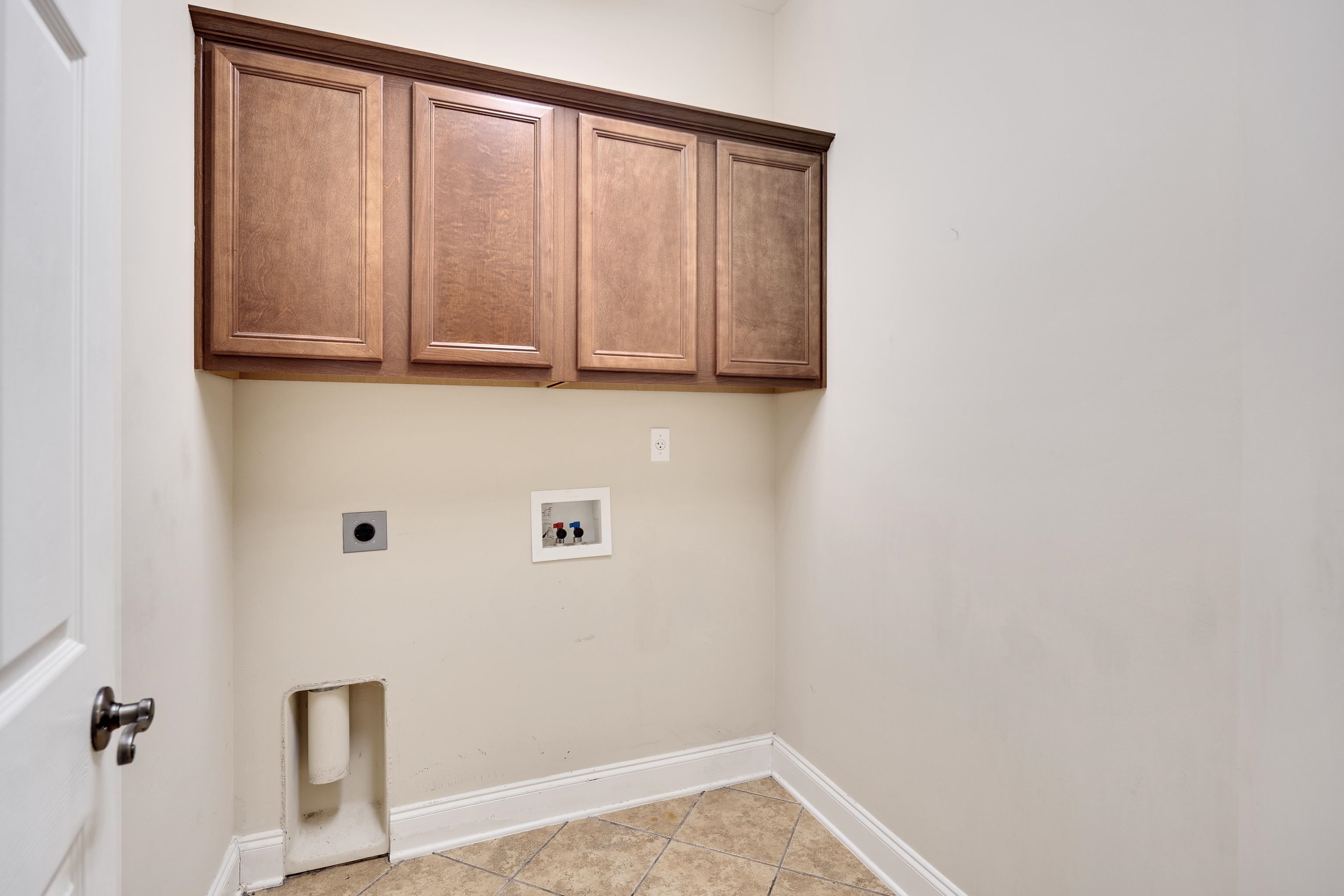 450 Lewis Fairway Cir Property Photo 32
