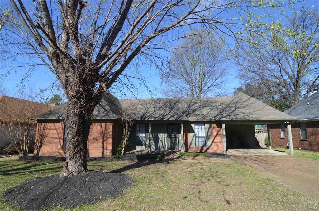 2717 DEER GLADE LN Property Photo 1
