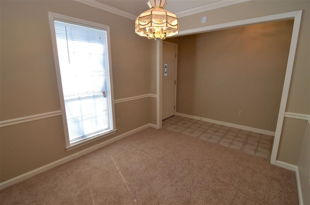 2717 Deer Glade Ln Property Photo 2