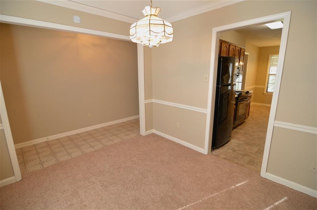 2717 Deer Glade Ln Property Photo 3