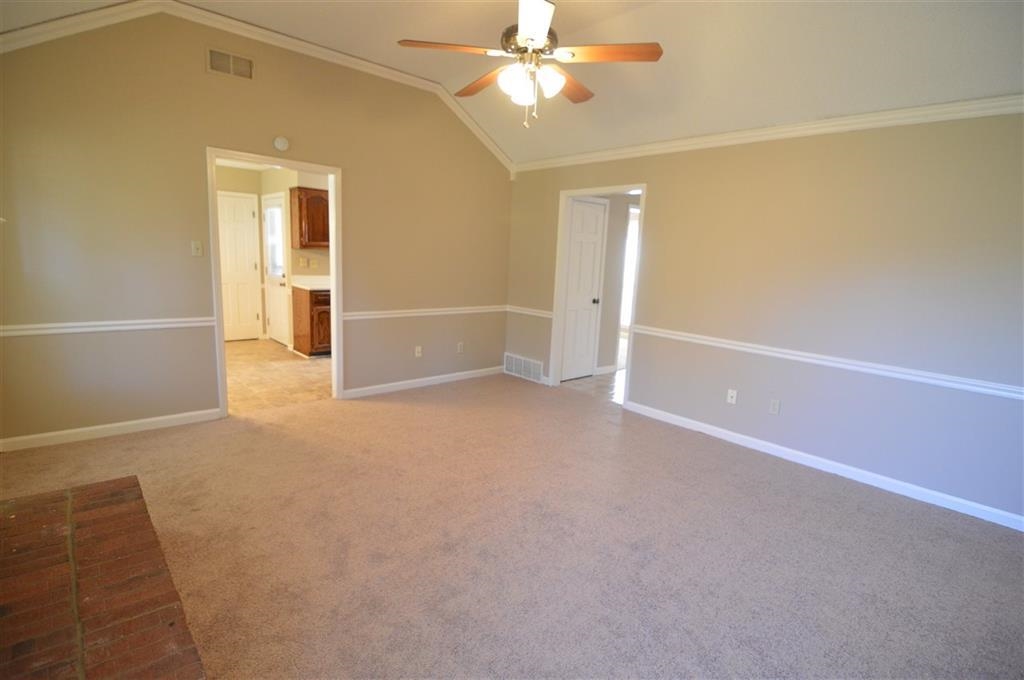 2717 Deer Glade Ln Property Photo 5
