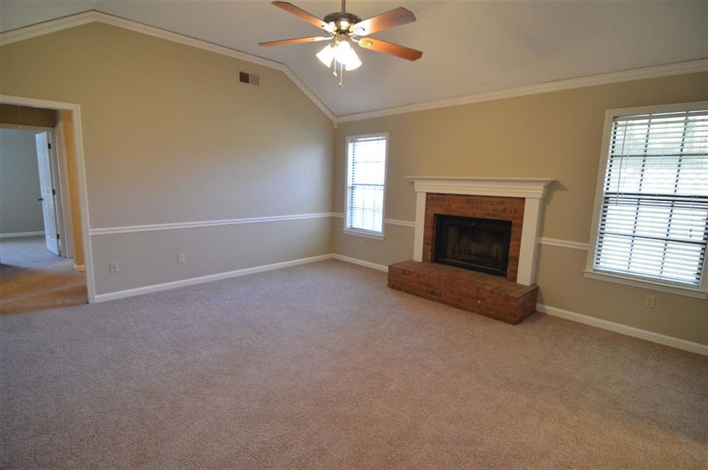 2717 Deer Glade Ln Property Photo 6