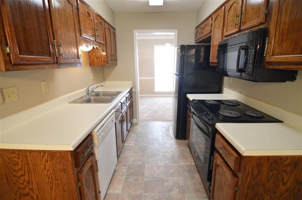 2717 Deer Glade Ln Property Photo 9