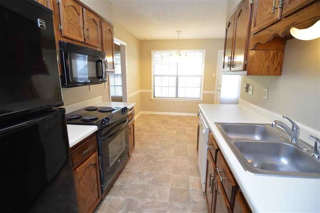 2717 Deer Glade Ln Property Photo 10