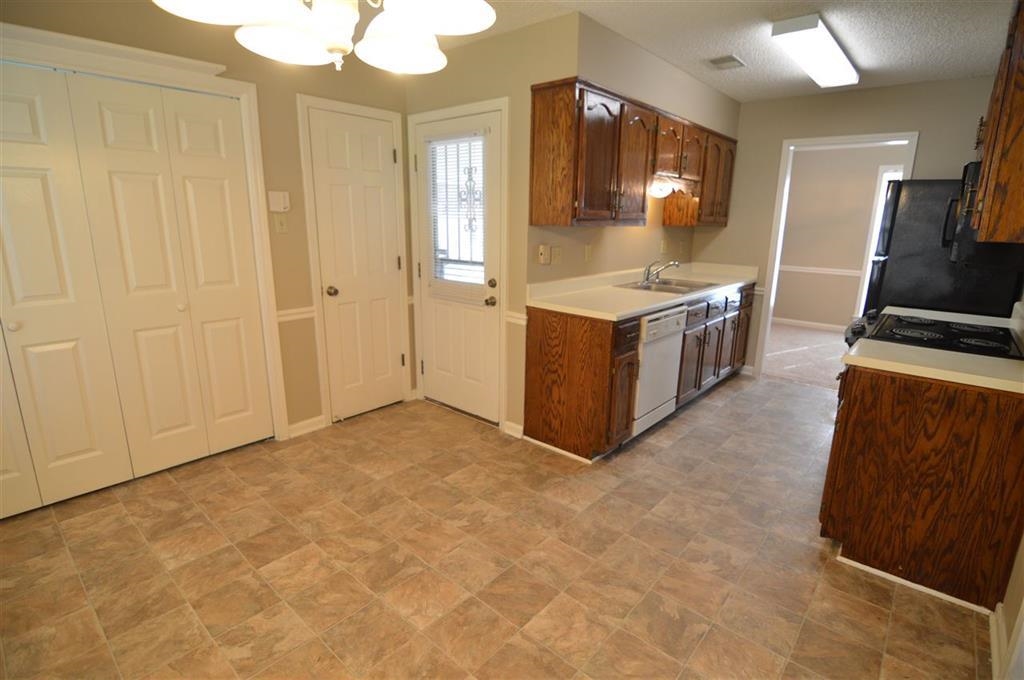 2717 Deer Glade Ln Property Photo 12