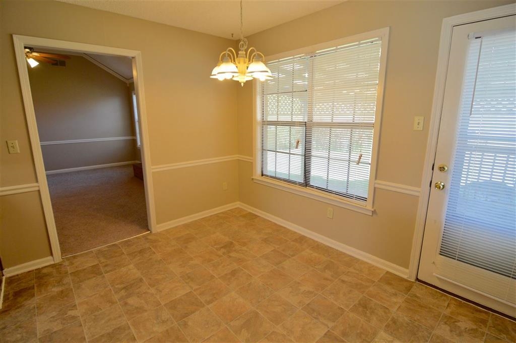 2717 Deer Glade Ln Property Photo 14