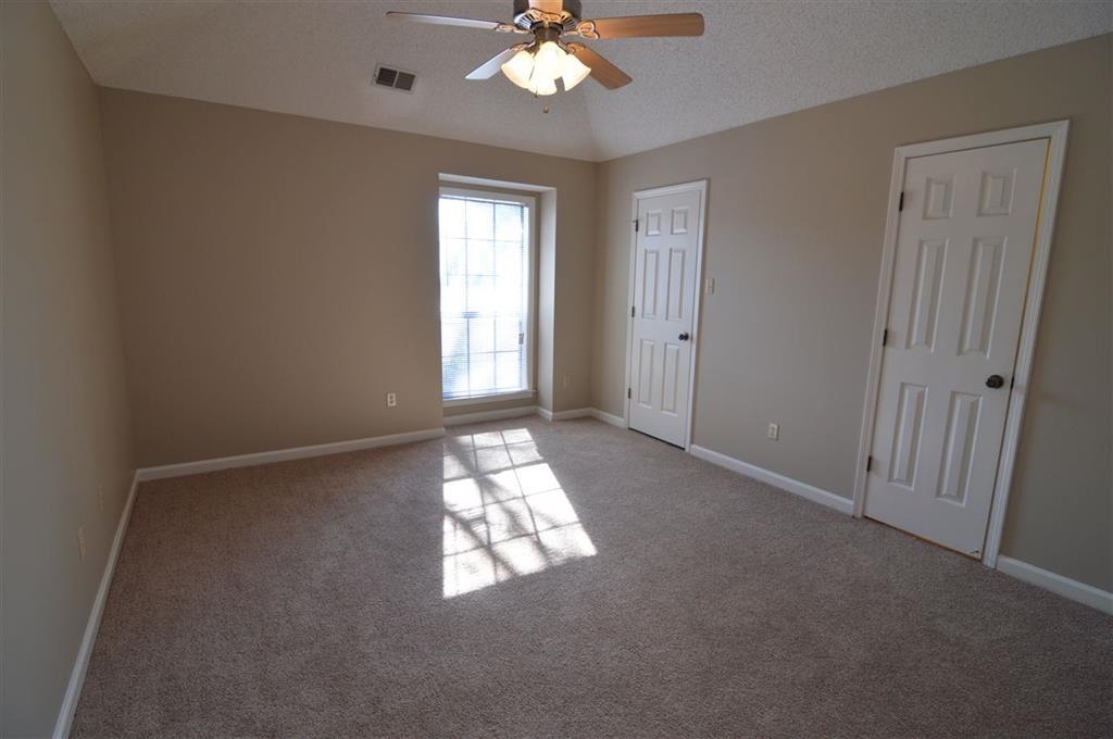 2717 Deer Glade Ln Property Photo 15