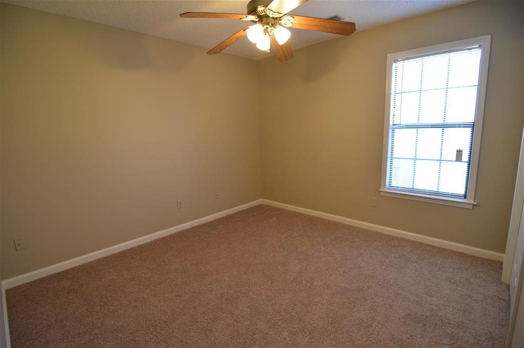2717 Deer Glade Ln Property Photo 16