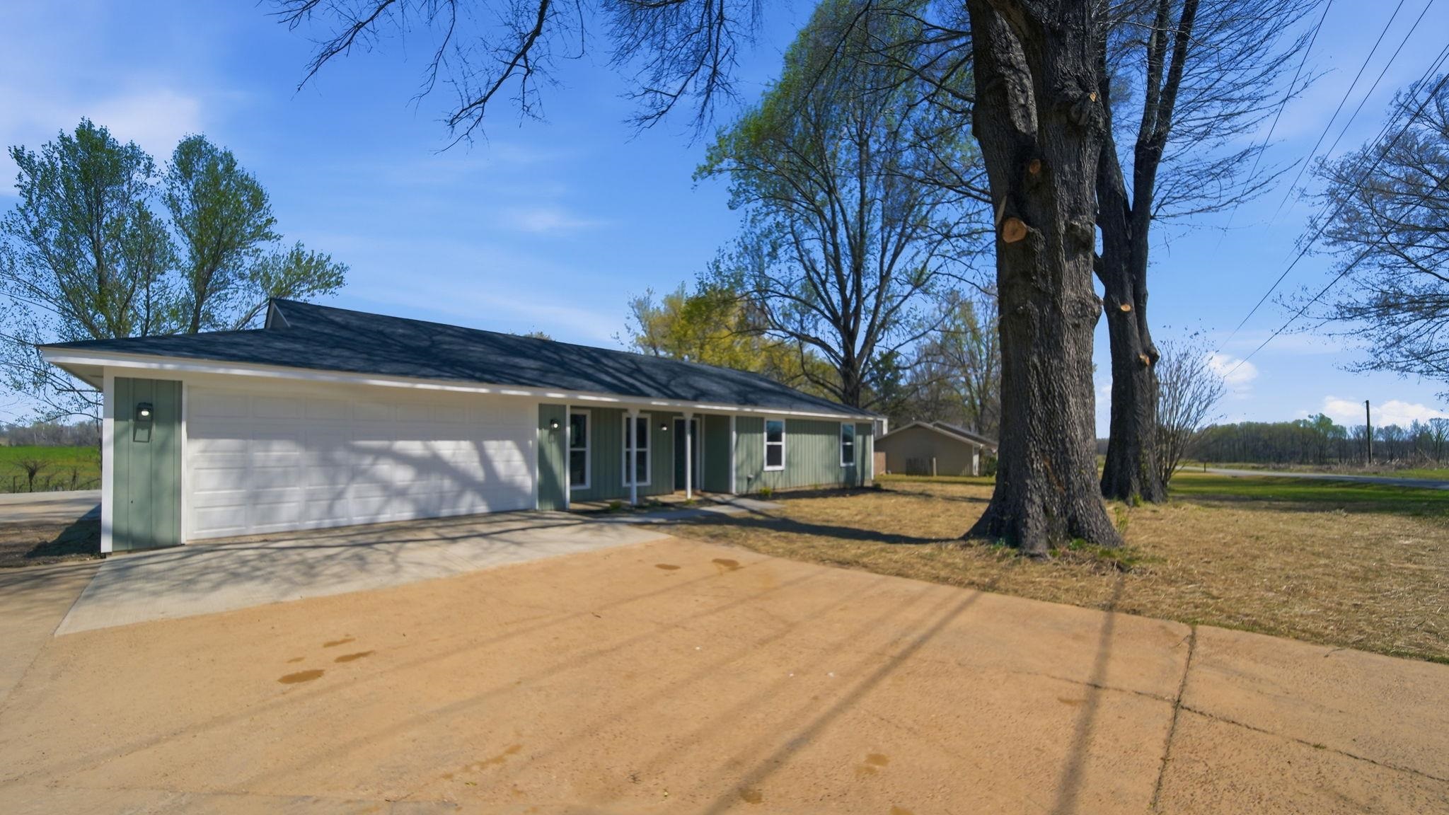 1254 Burnett Ln Property Photo 2