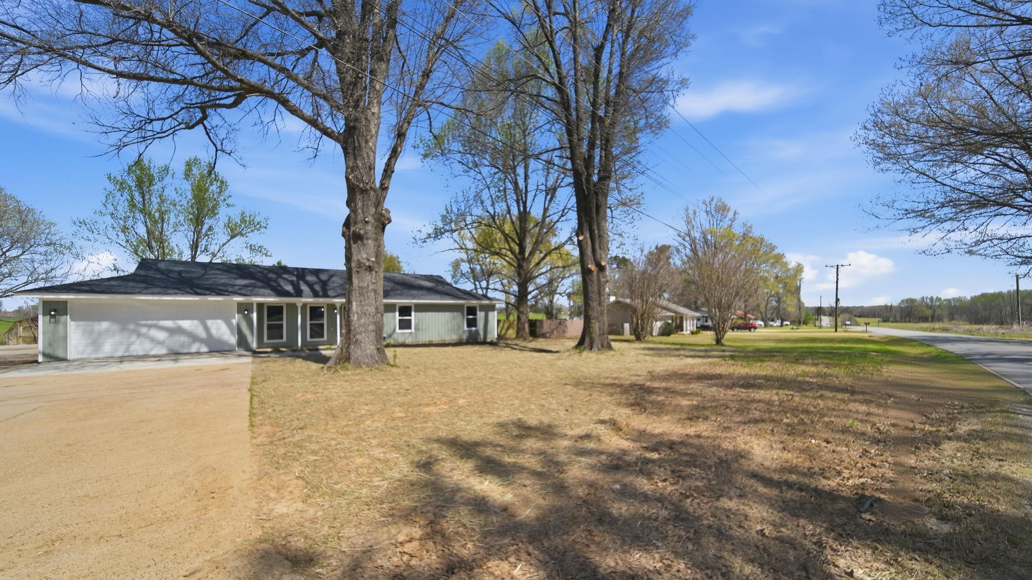 1254 Burnett Ln Property Photo 3