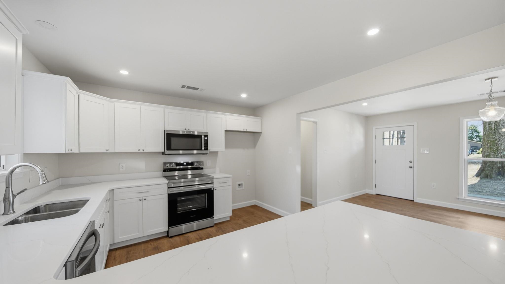 1254 Burnett Ln Property Photo 12