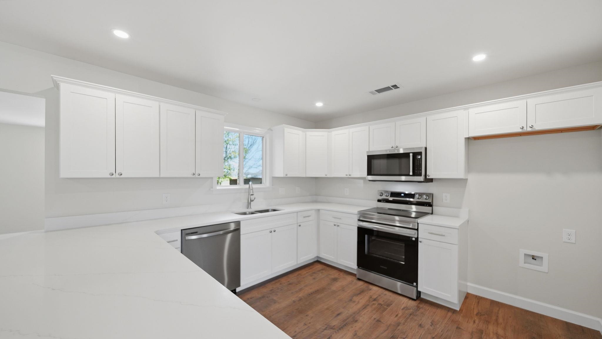 1254 Burnett Ln Property Photo 14