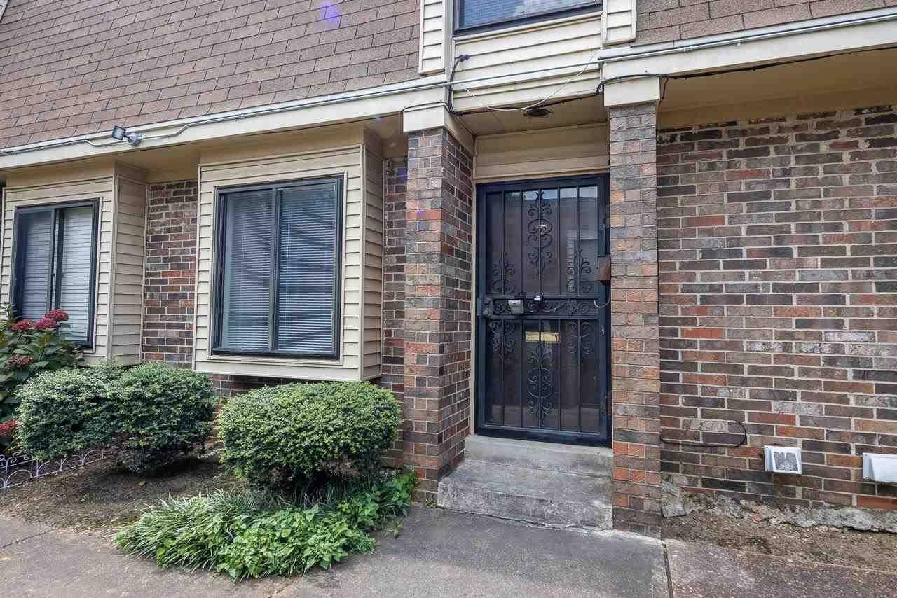 1898 E POPLAR WOODS CIR Property Photo 1