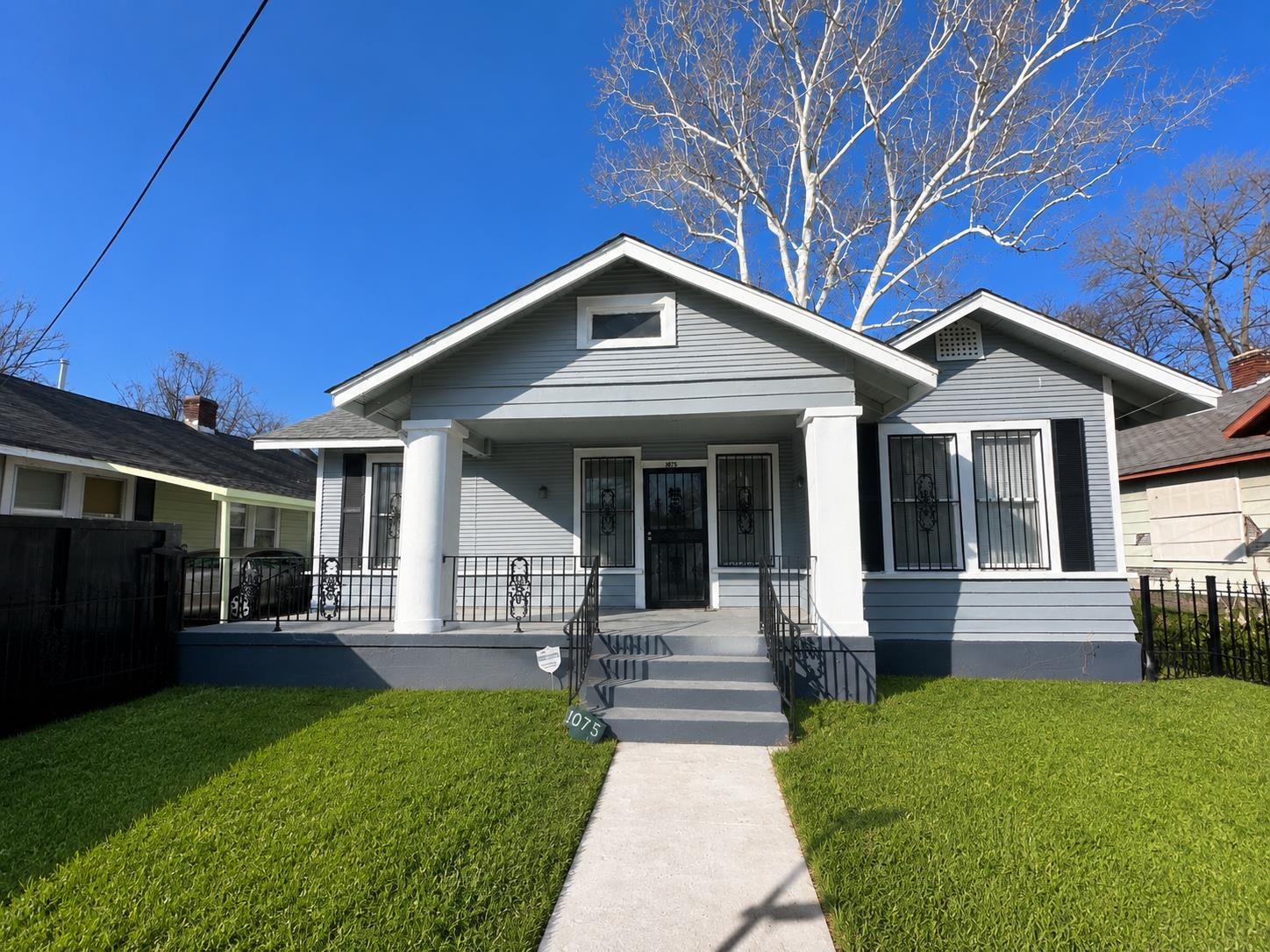 1075 KNEY ST Property Photo 1