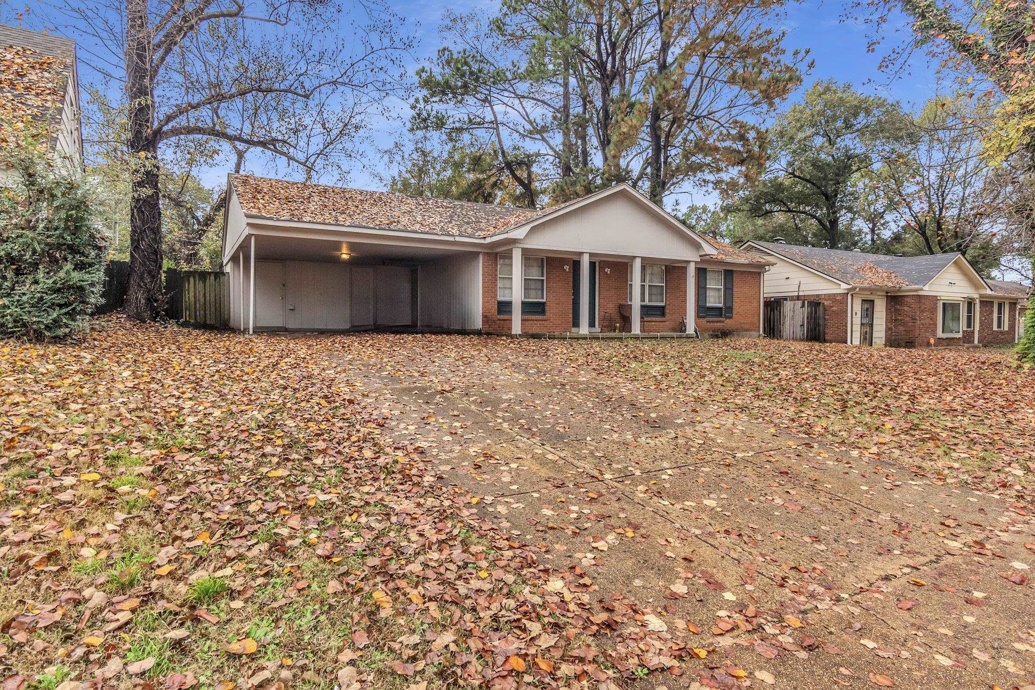 4905 Fernbrook Dr Property Photo 2