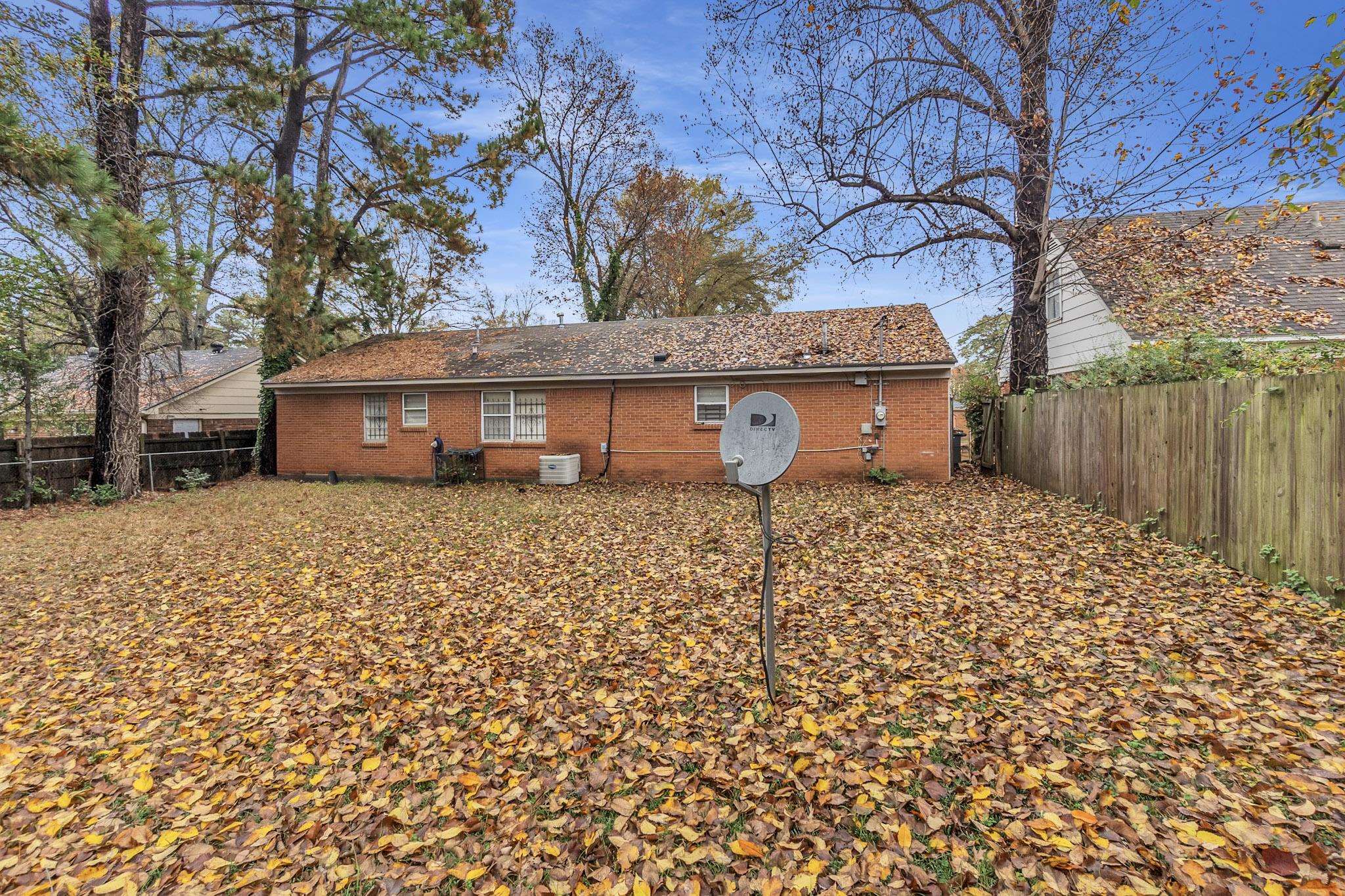 4905 Fernbrook Dr Property Photo 8