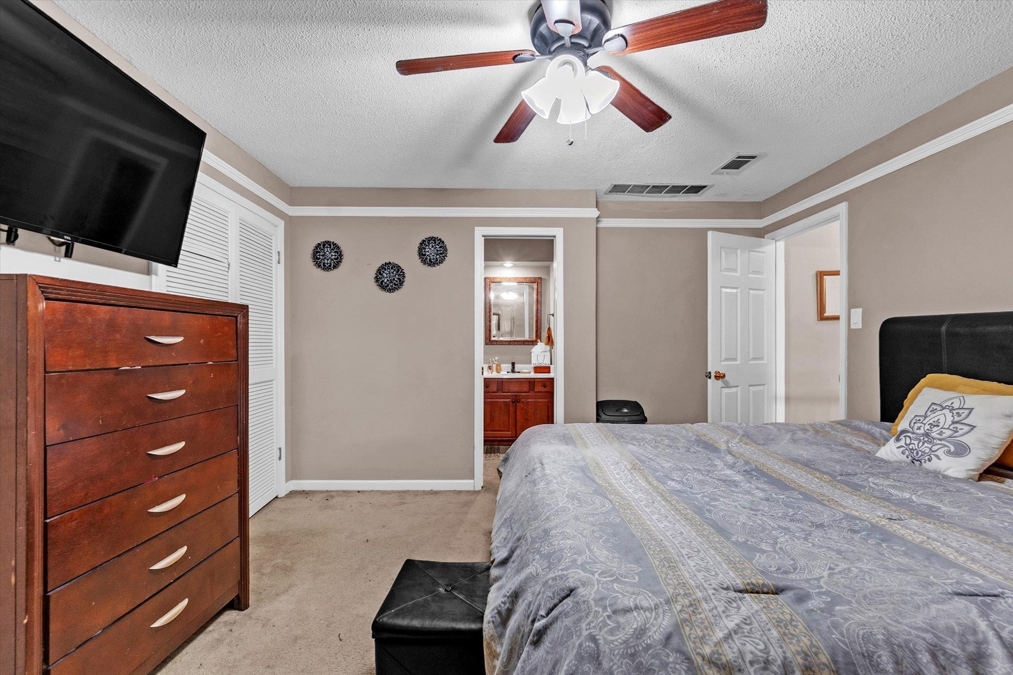 480 Friars Point Ln Property Photo 16