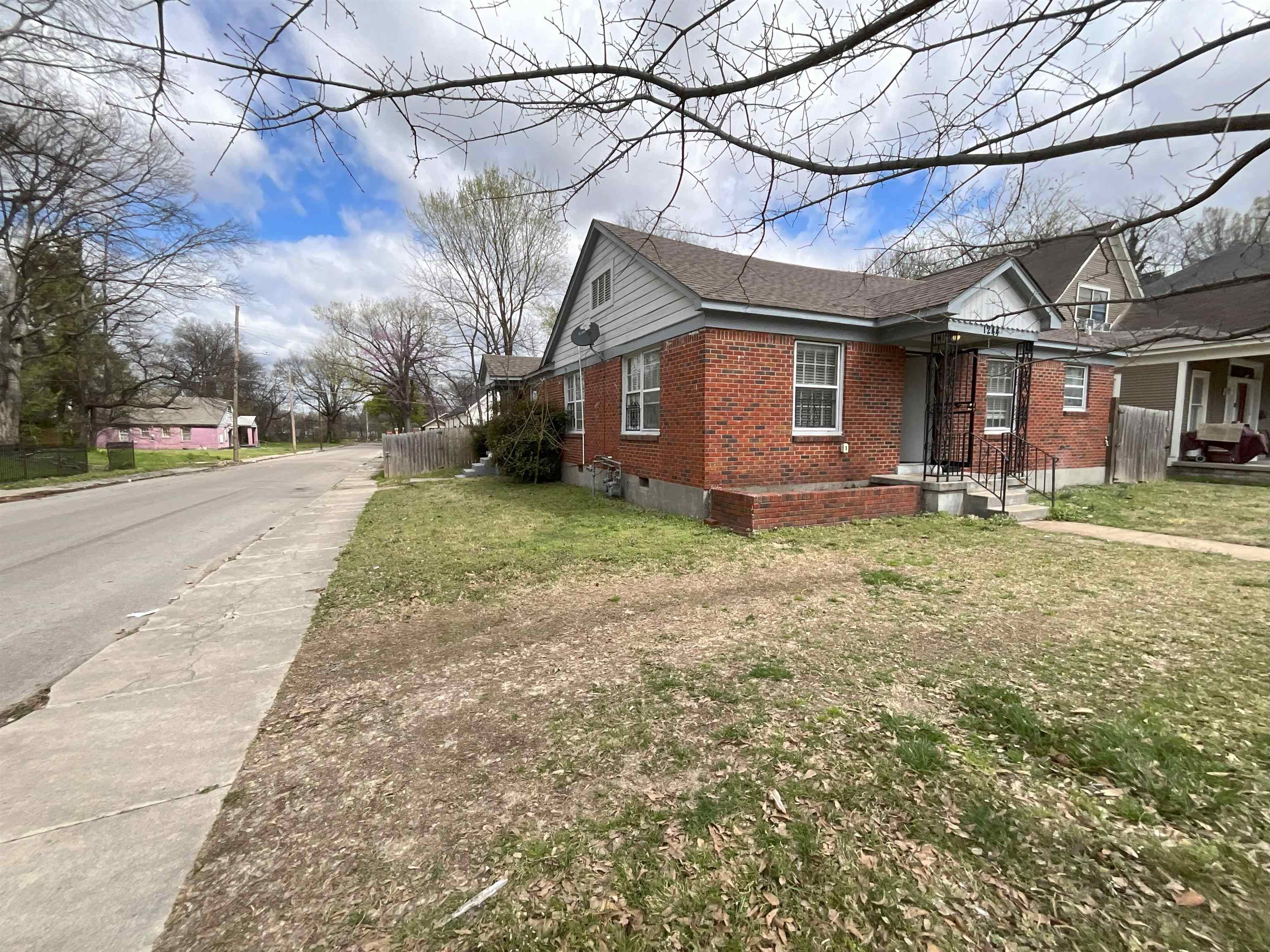 1244 Tutwiler St Property Photo 2