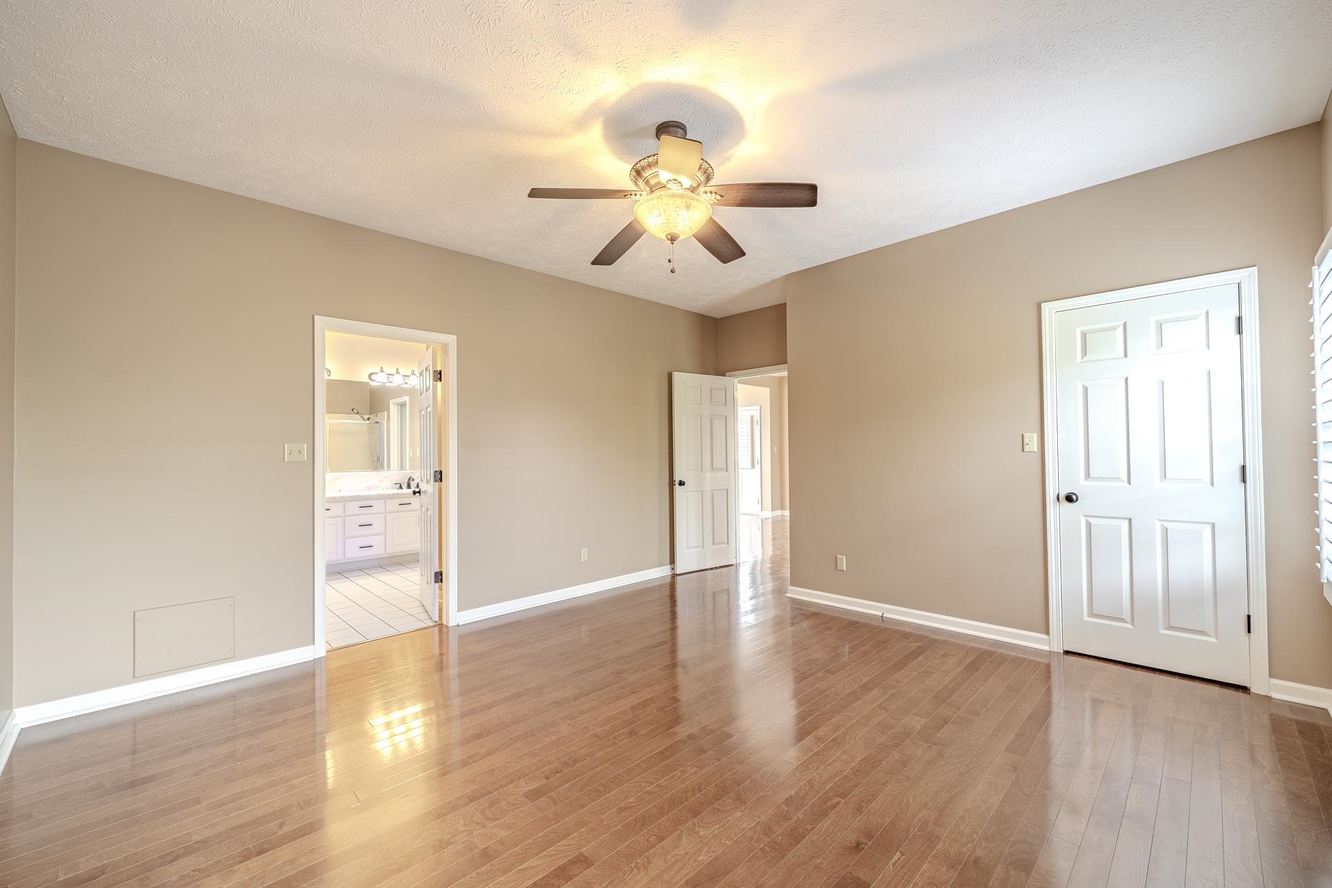 565 Bowen Dr Property Photo 12