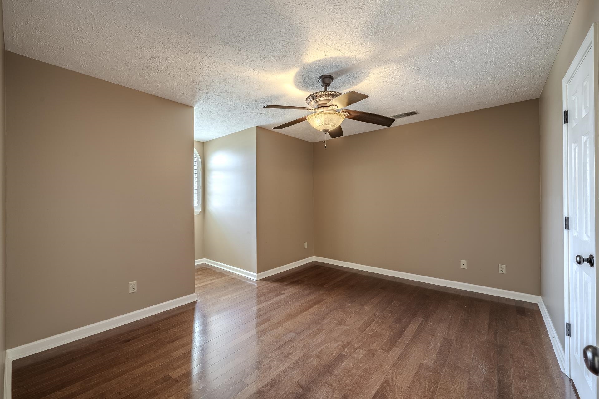 565 Bowen Dr Property Photo 19