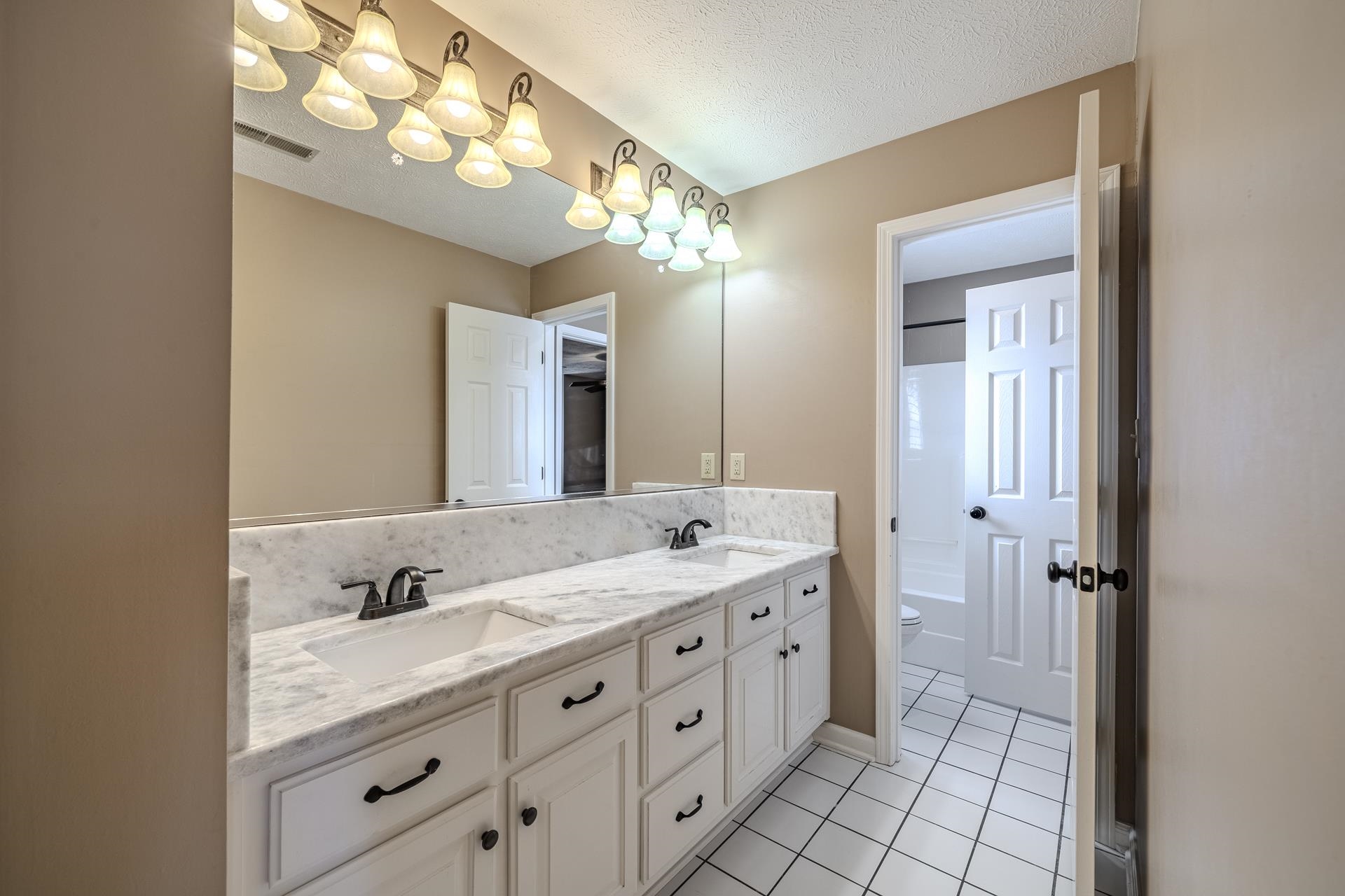 565 Bowen Dr Property Photo 21
