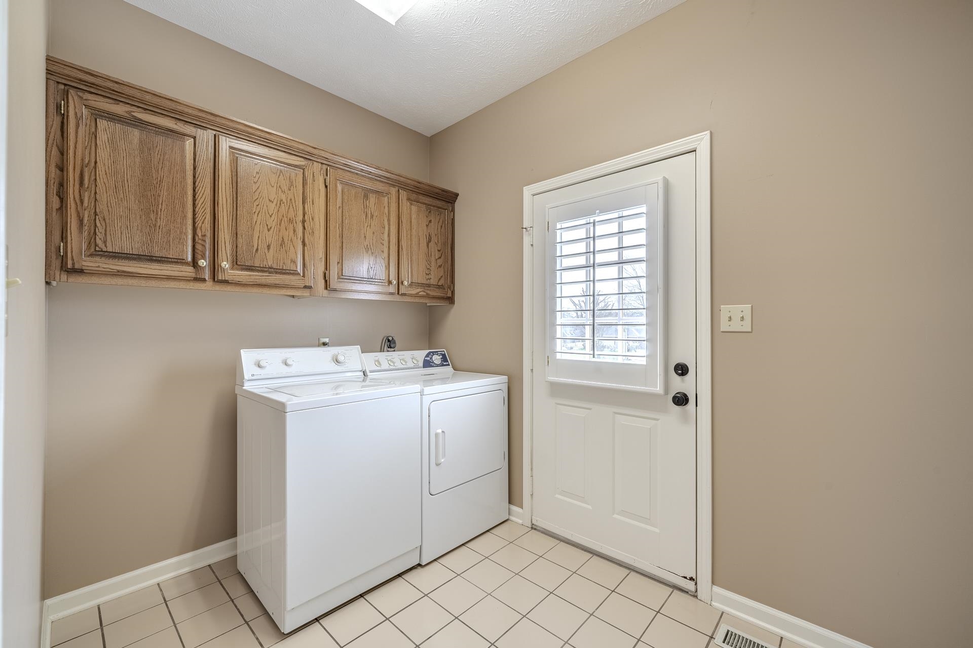 565 Bowen Dr Property Photo 33