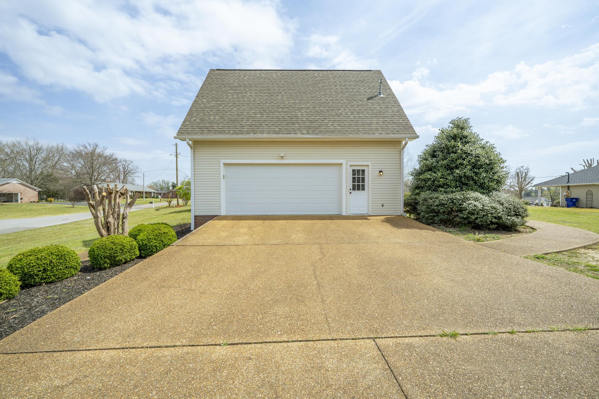 565 Bowen Dr Property Photo 36