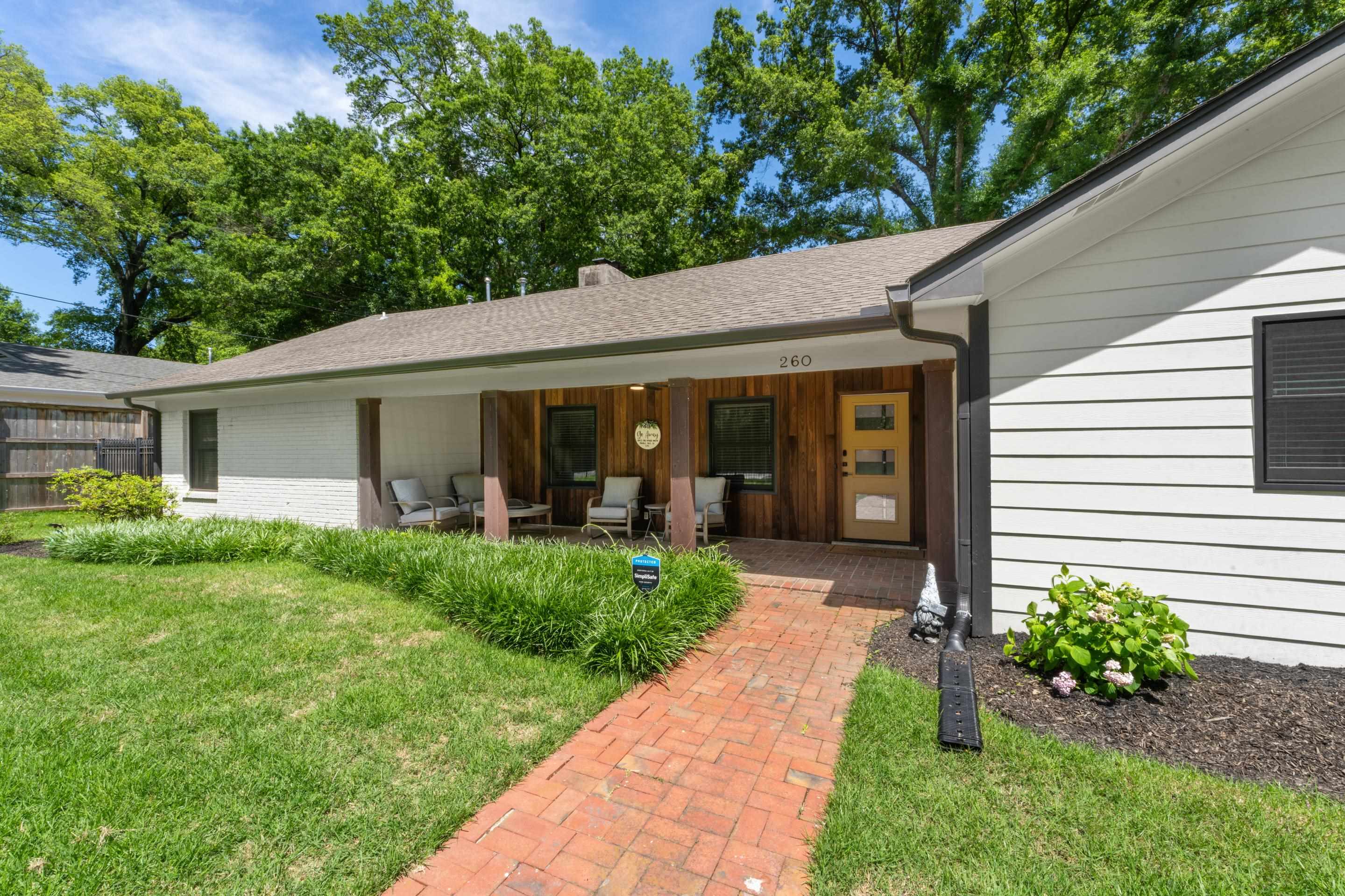 260 S FENWICK RD Property Photo 1