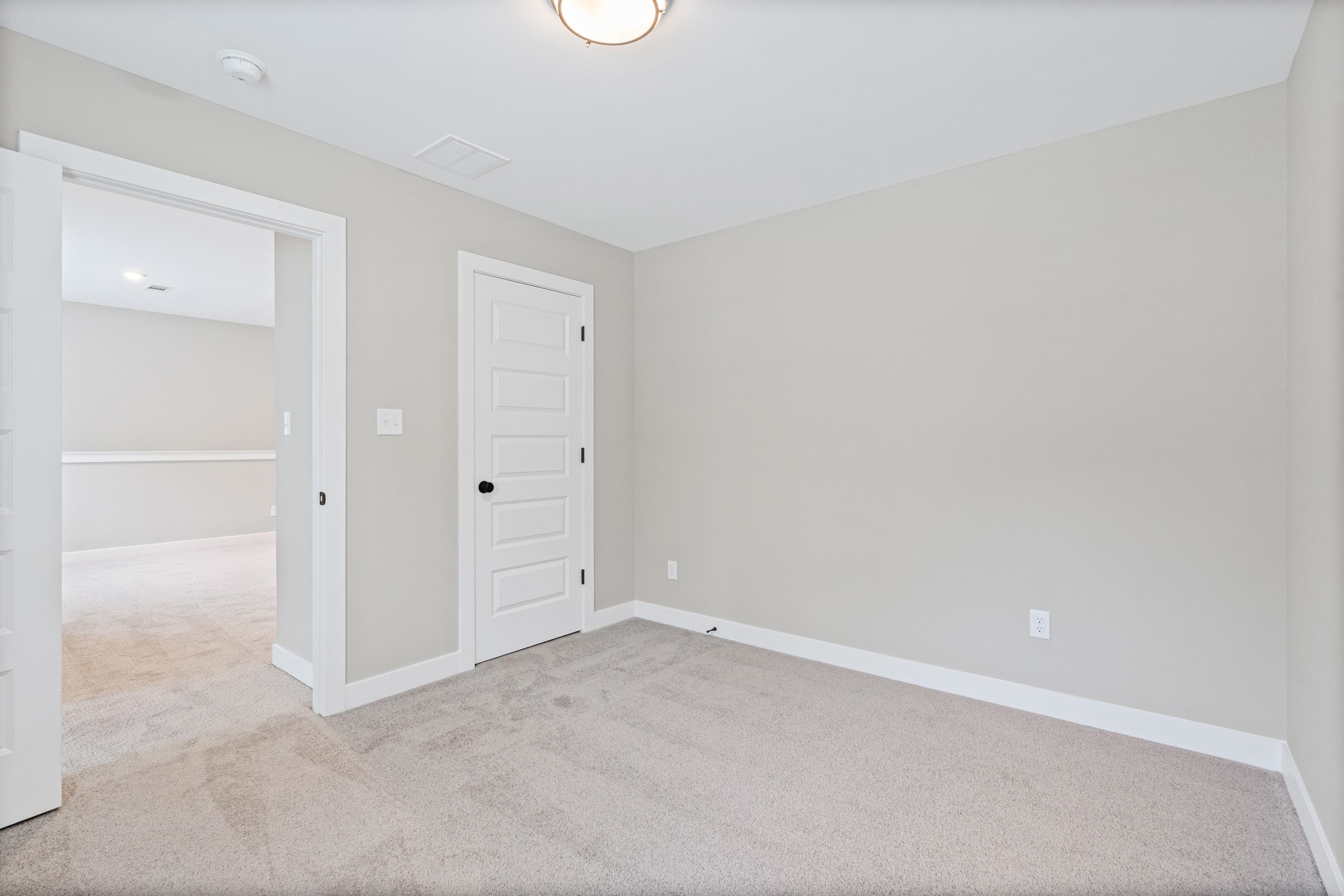 7037 Walker Farms Dr Property Photo 25