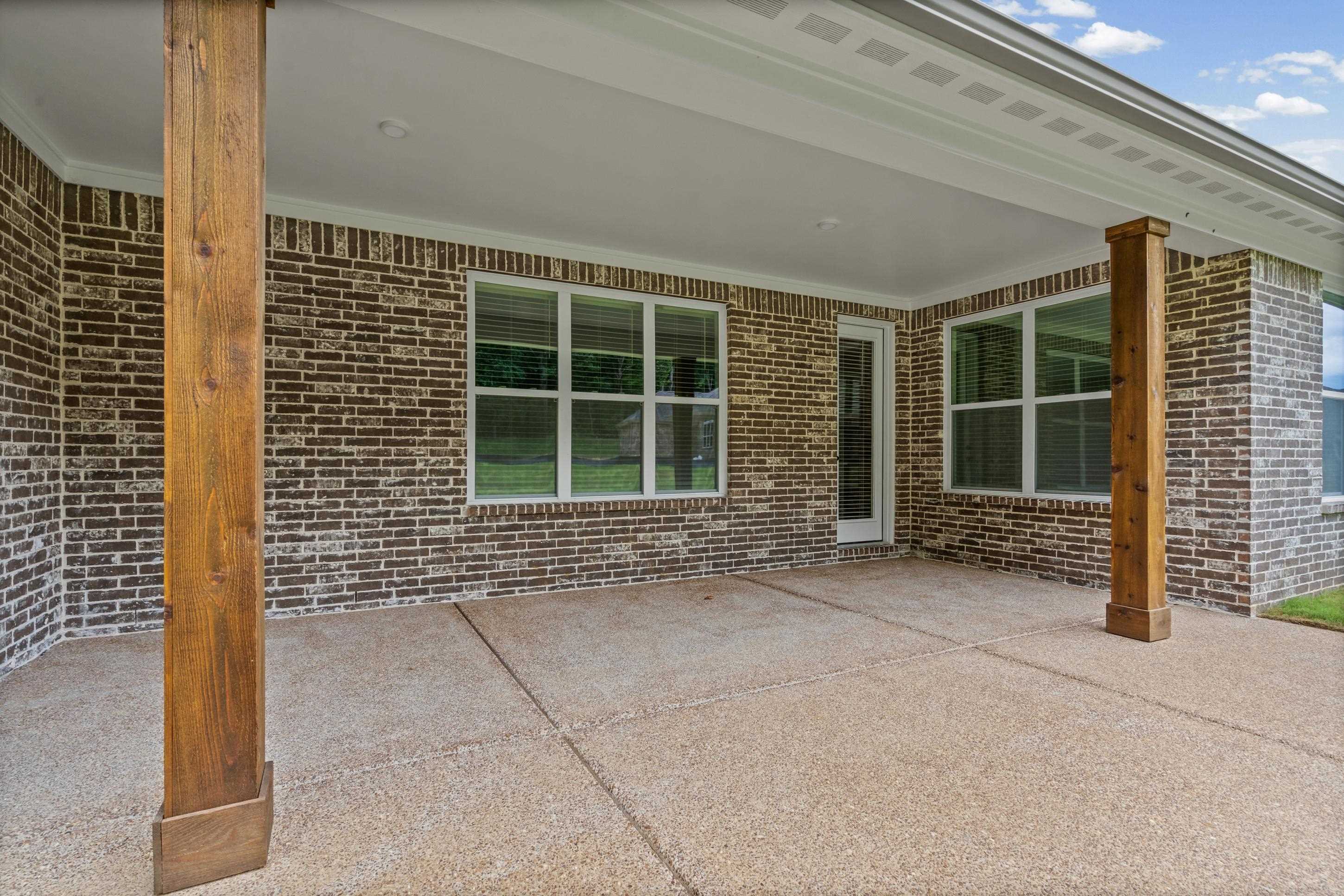 7037 Walker Farms Dr Property Photo 27