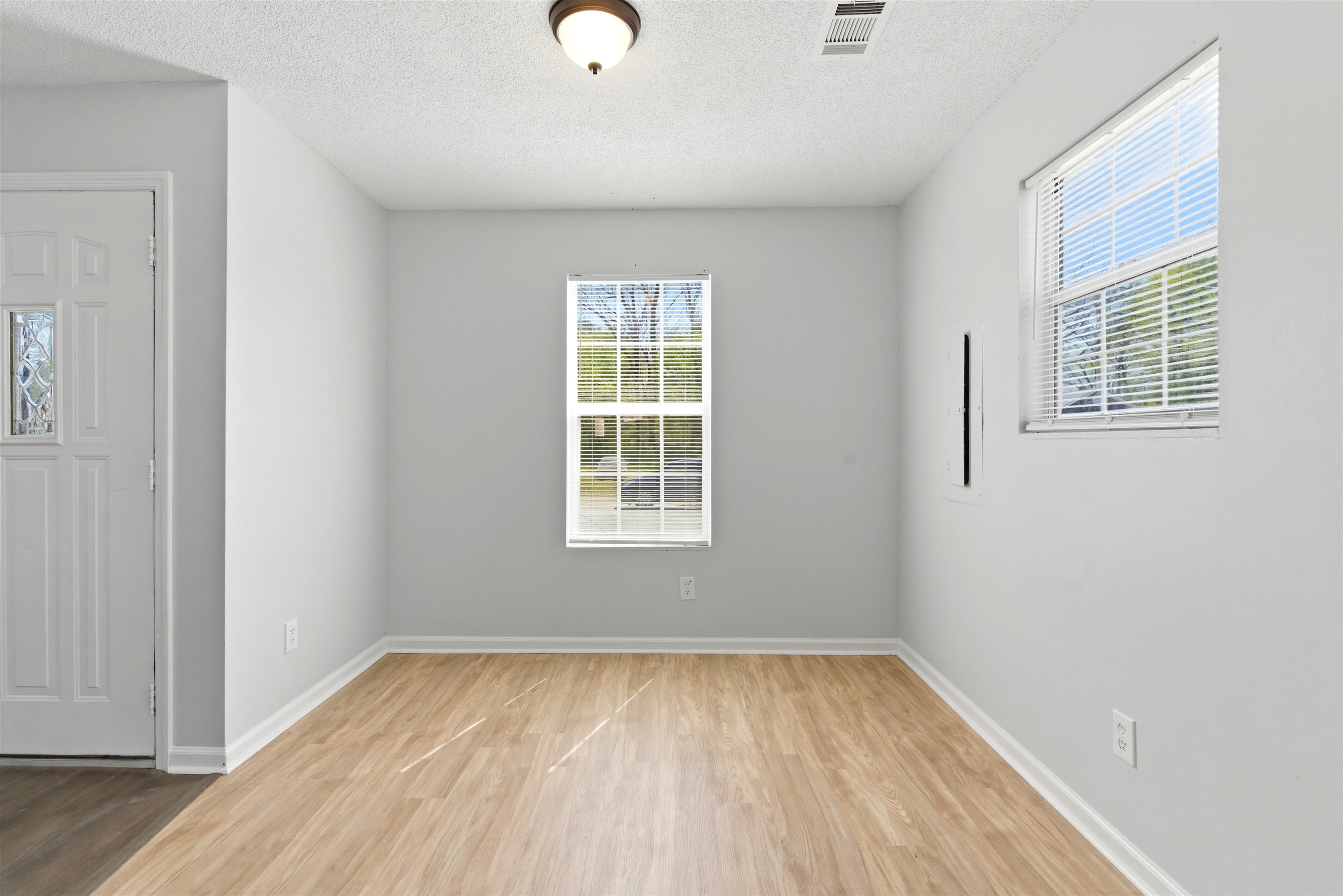 2120 Curry Ave Property Photo 6